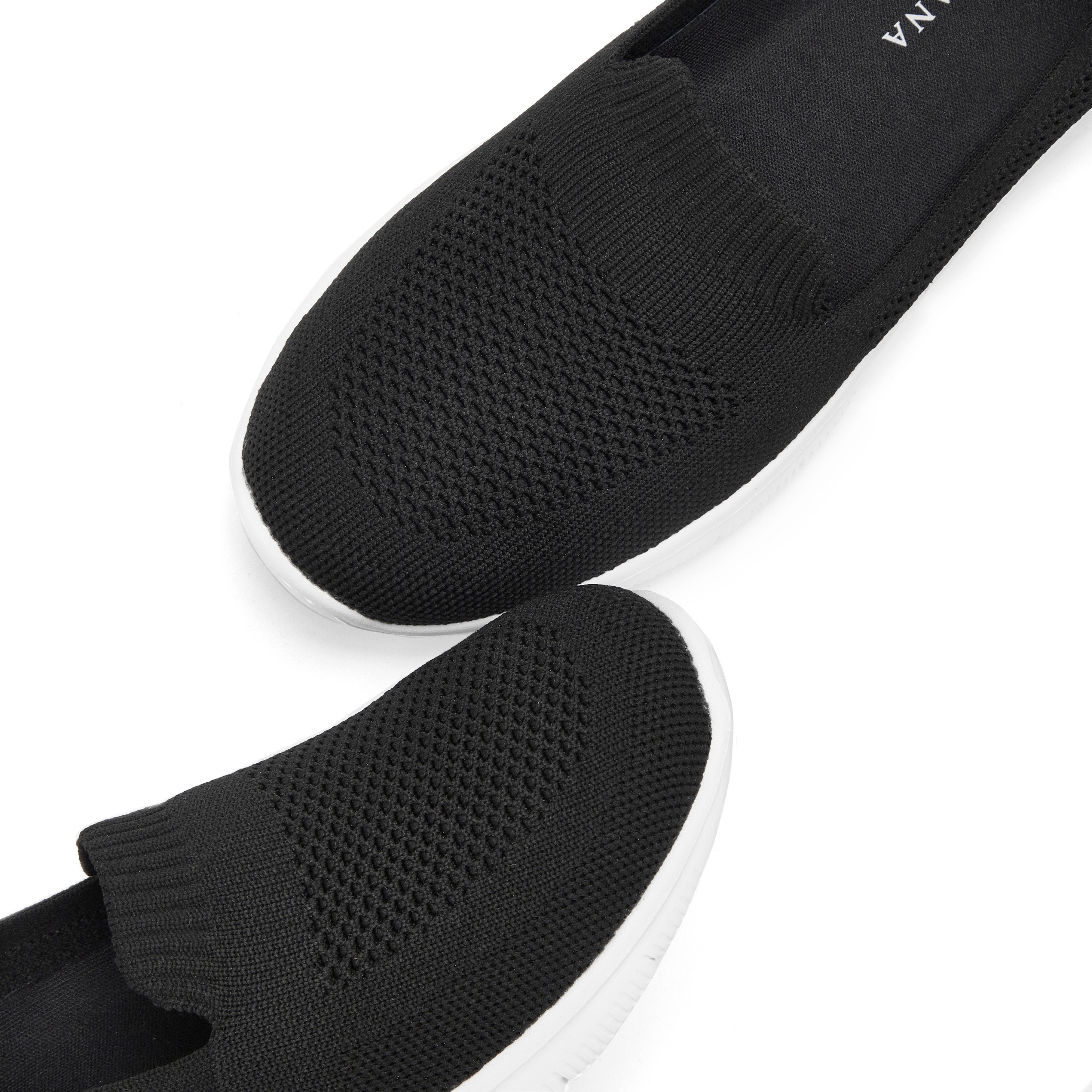 Lascana Instappers Slip-on sneaker, lage schoen, ultralichte sneaker, VEGAN