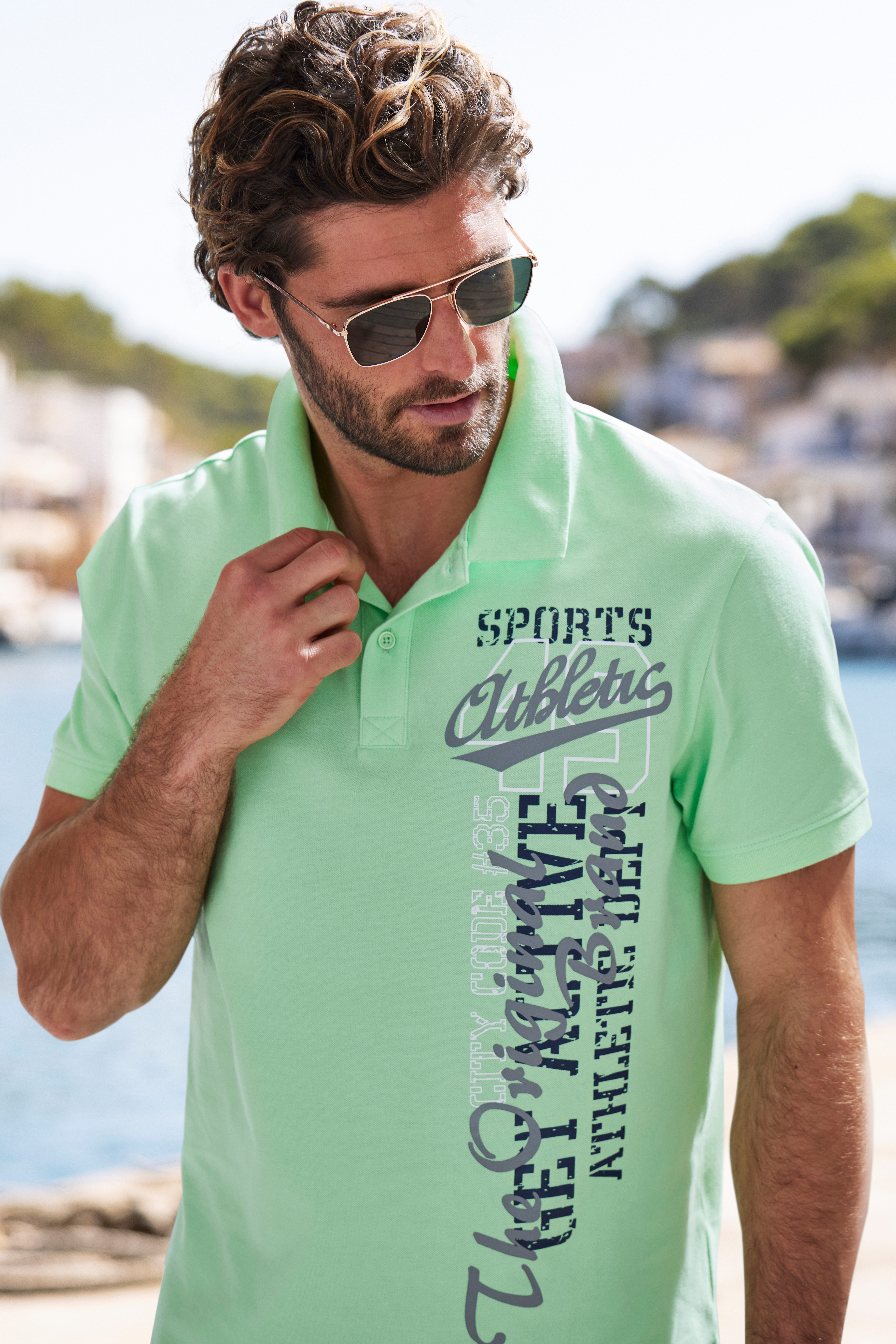 John Devin Poloshirt met grote print aan de voorkant van katoen-piqué