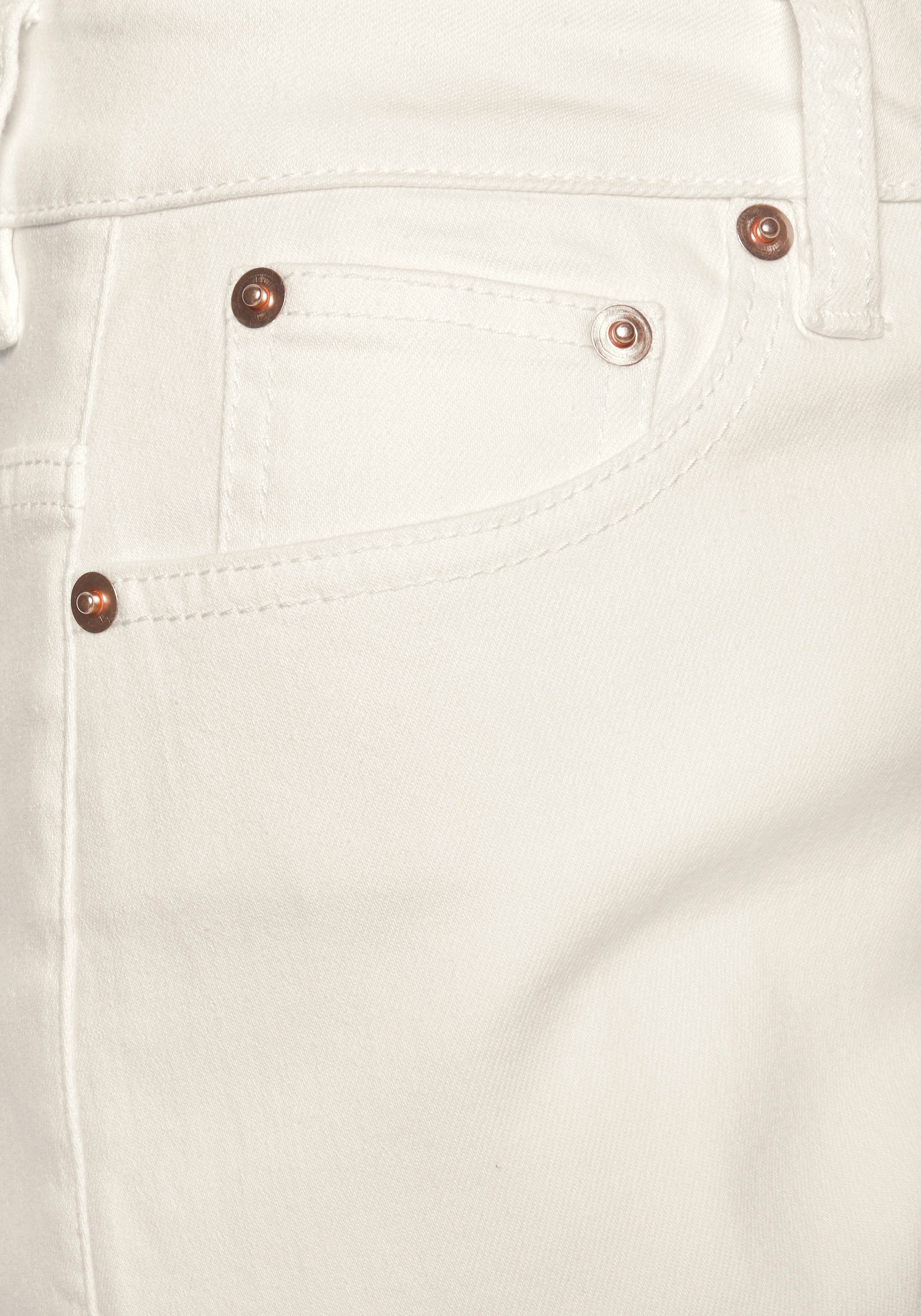 Buffalo Wijde jeans met licht uitgerafelde broekzoom, culotte jeans in 7/8-lengte