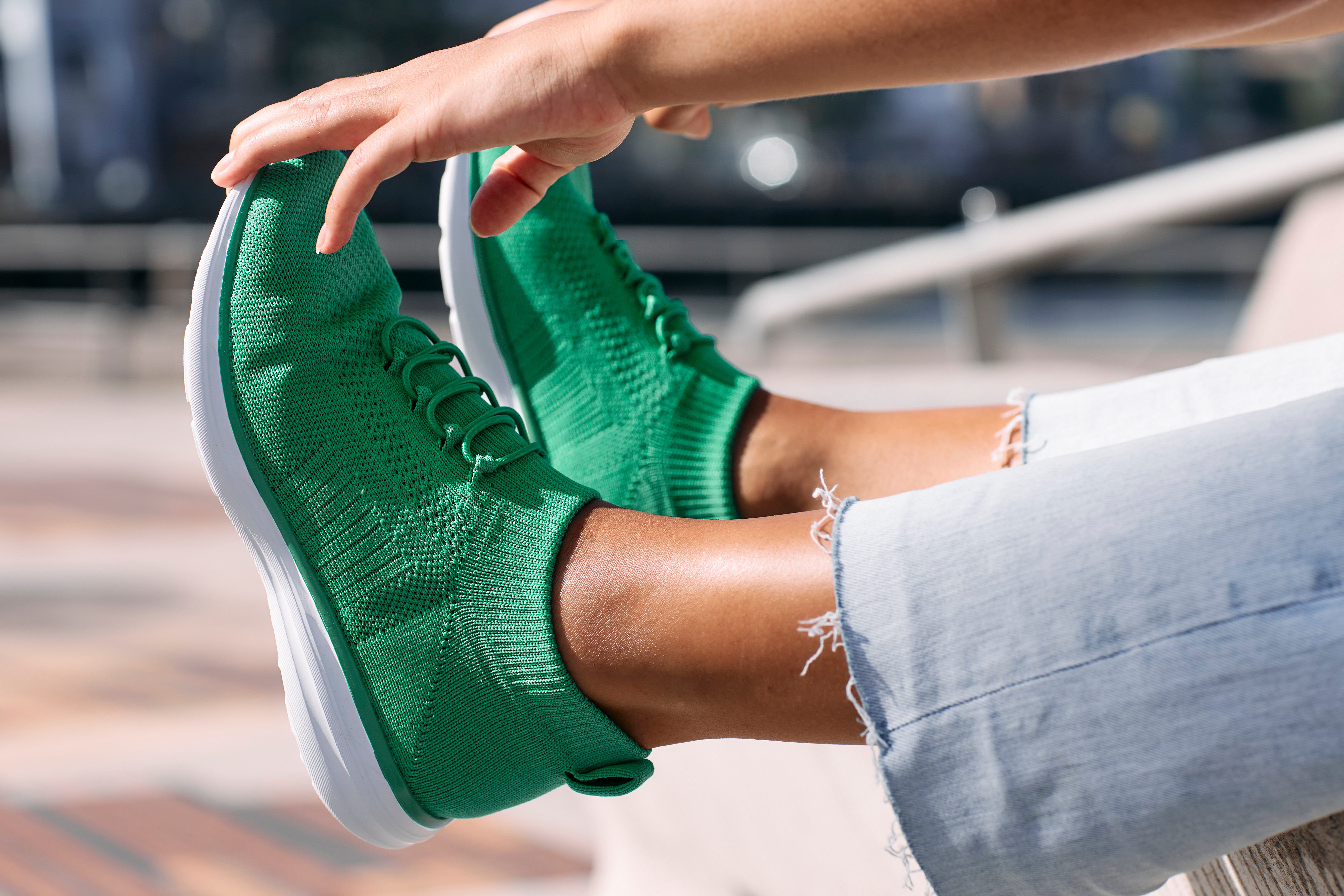 Lascana Sneakers Slipper, lage schoen, ultralicht en comfortabel om in te slippen VEGAN