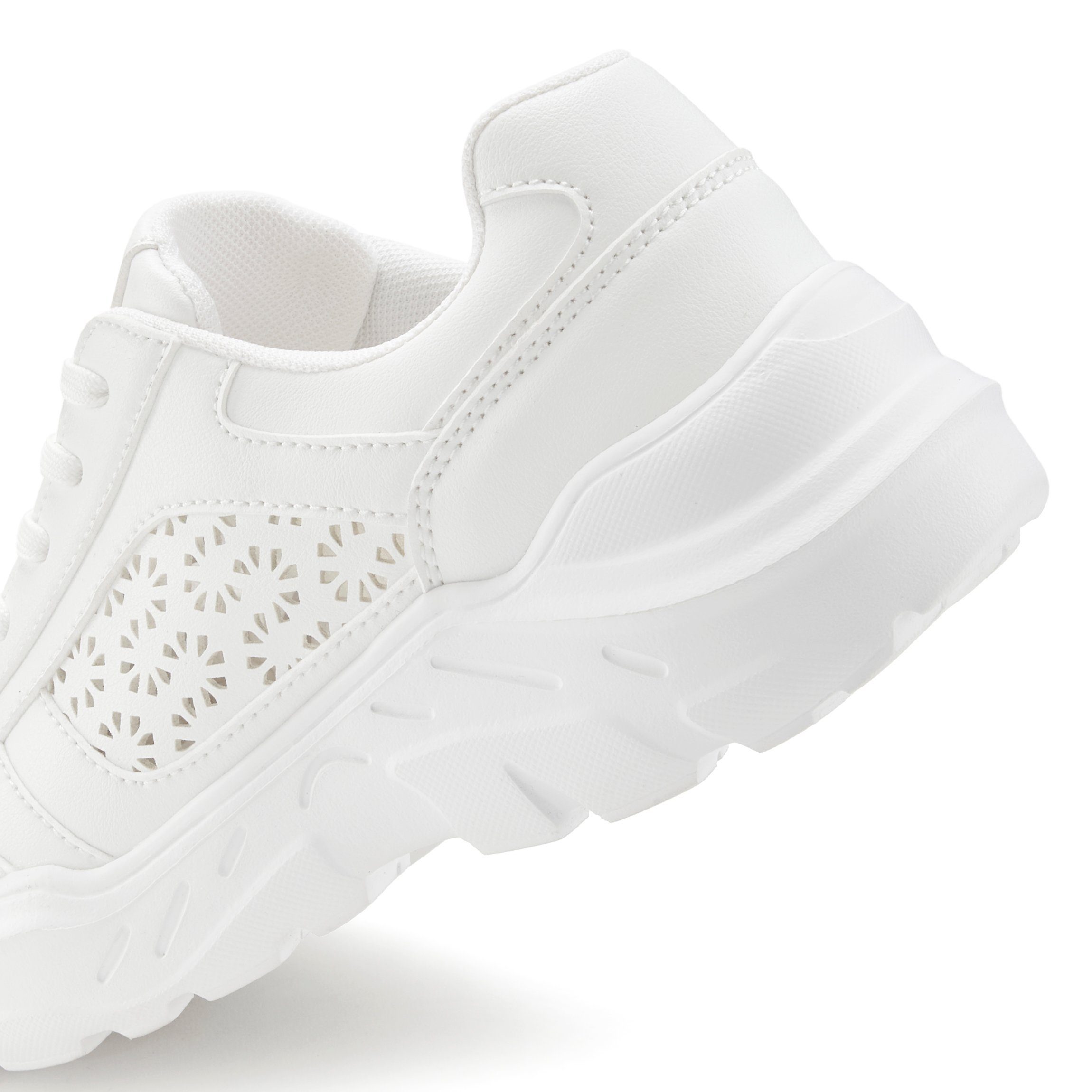 Lascana Sneakers Vrijetijdsschoen, lage schoen met kleine cut-outs en chunky zool VEGAN