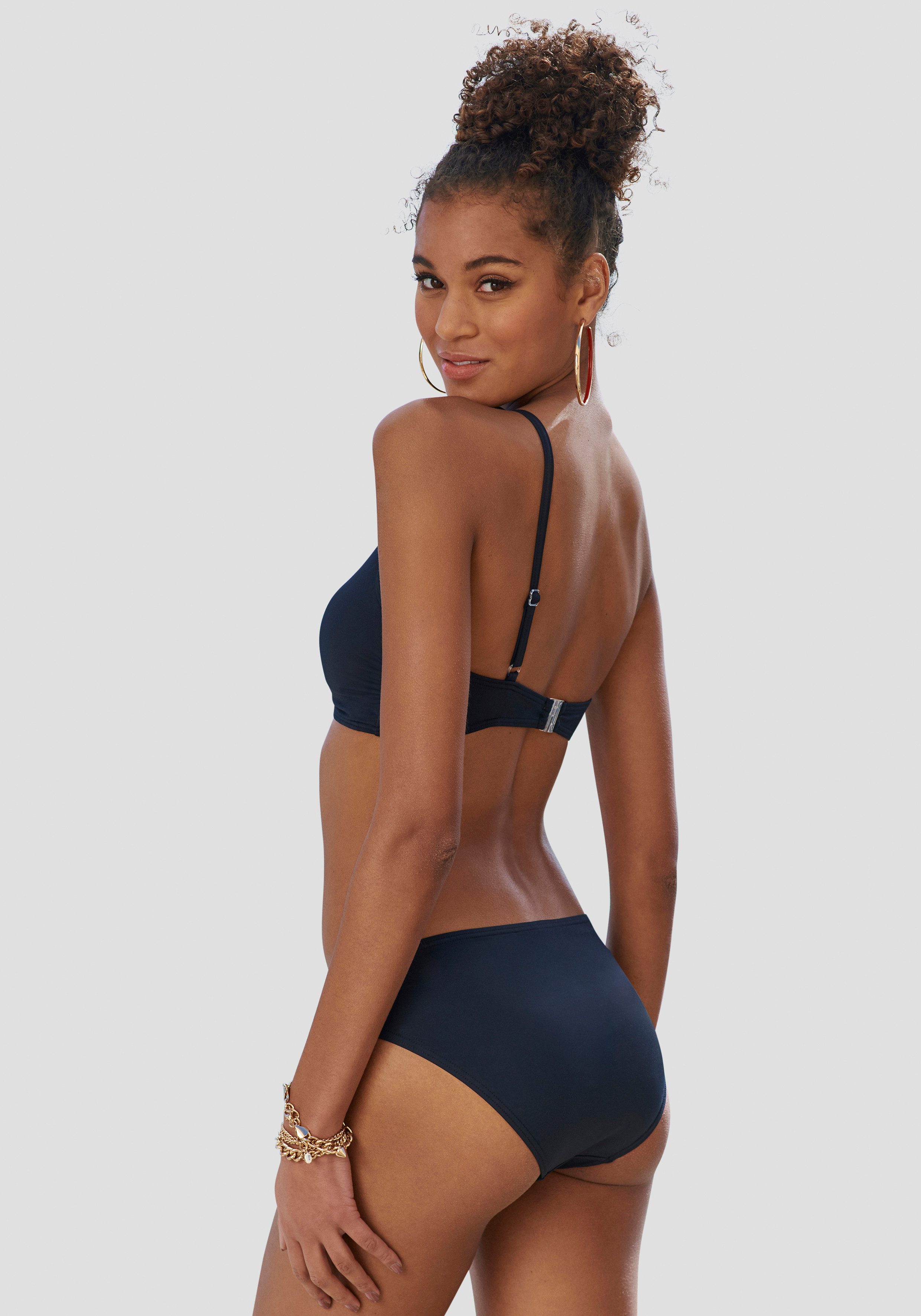 Bruno Banani Bustierbikini in asymmetrisch model