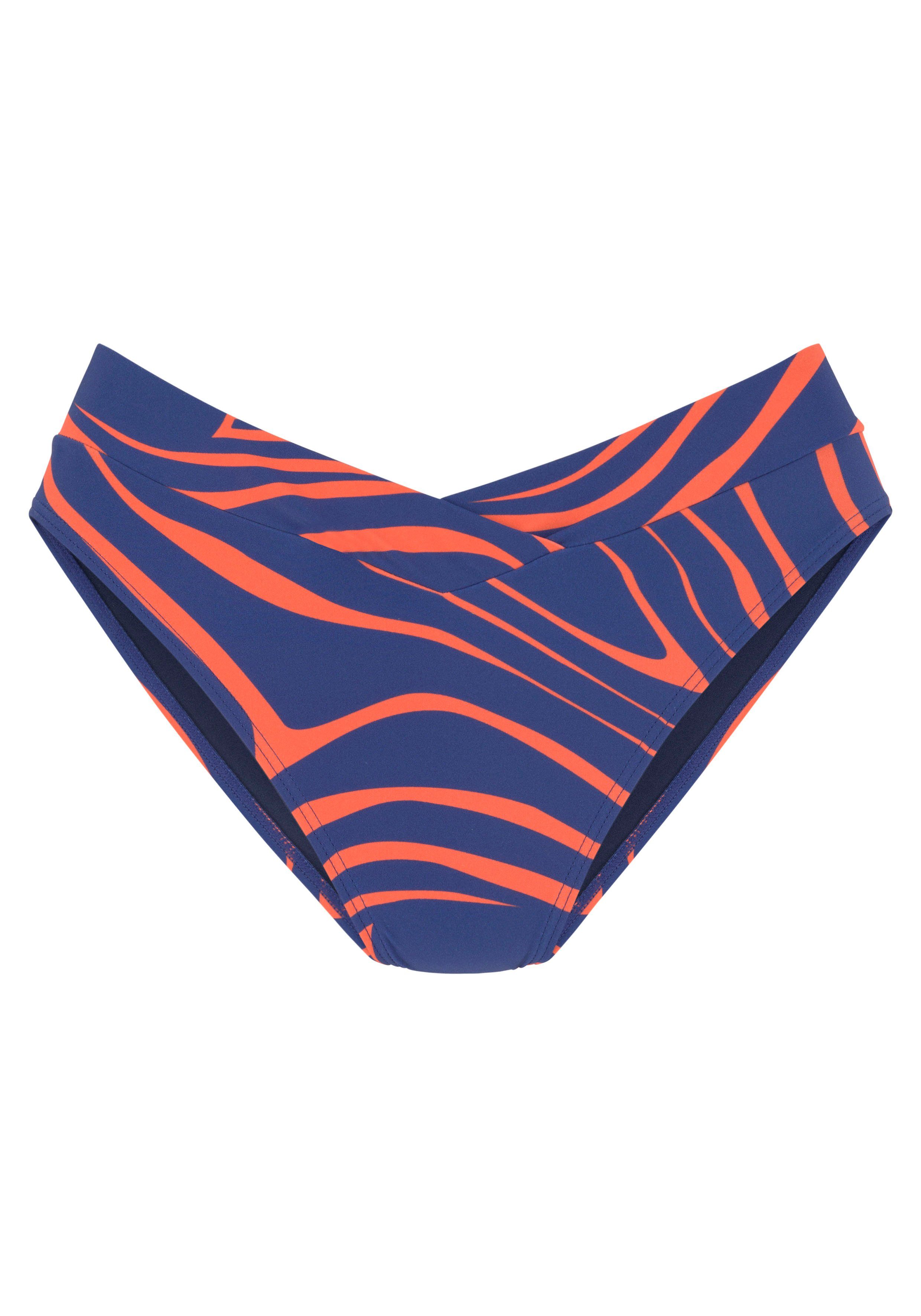 Buffalo Bikinibroekje Dune met modieus patroon en boord in v-vorm bikini broekjes maat 32 blauw