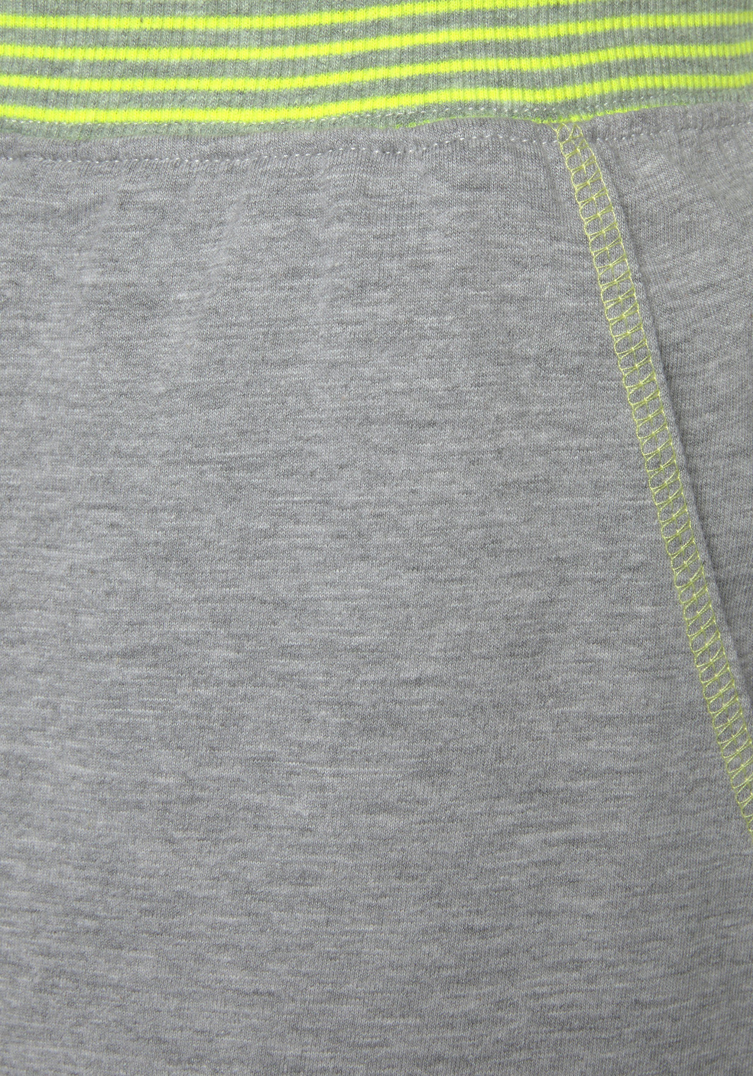 Vivance Dreams Pyjama met decoratieve flatlock-naden in neonkleuren (2-delig)