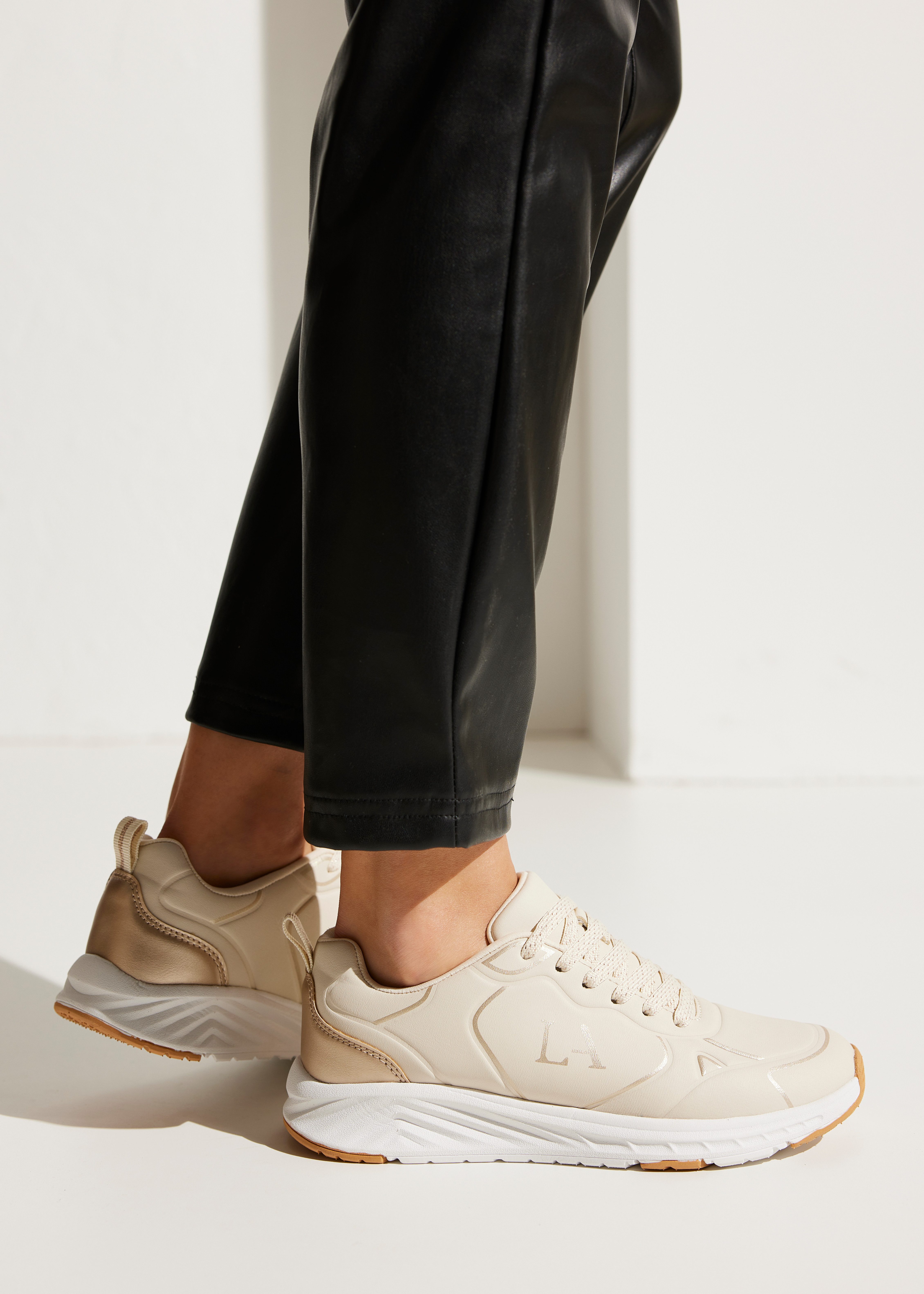 Lascana Sneakers Vrijetijdsschoen, veterschoen