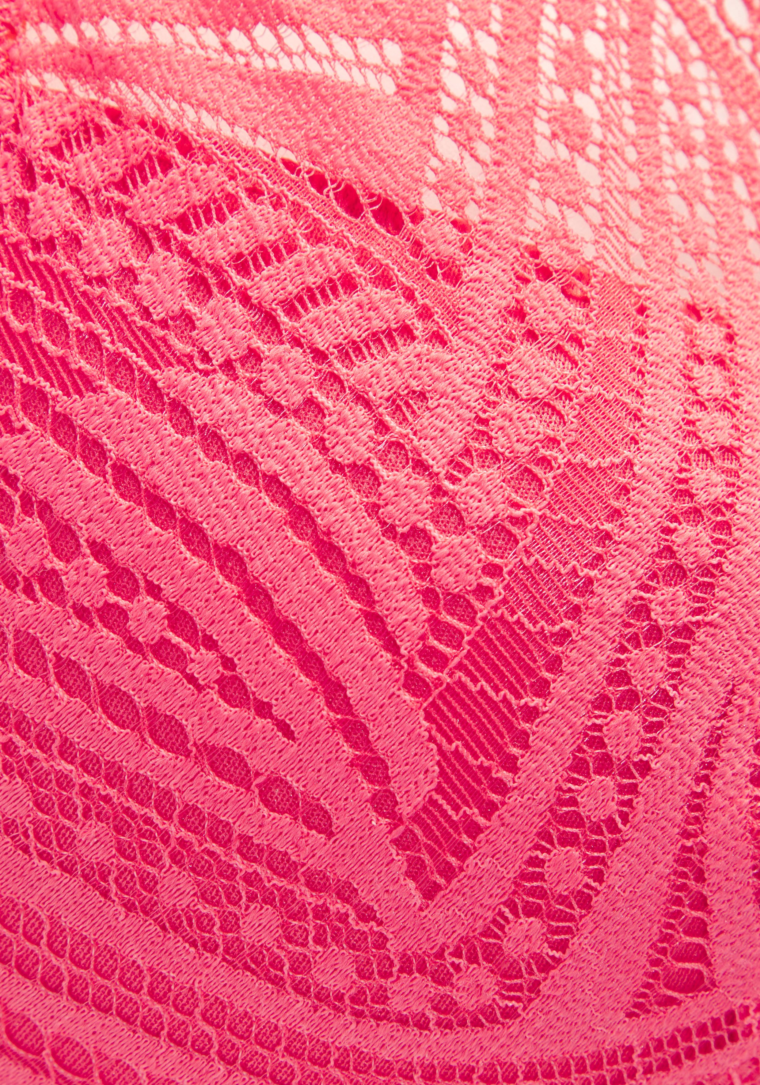 s.Oliver RED LABEL Beachwear Bh met steuncups Clemence met modieus kant in high-apex vorm, lingerie
