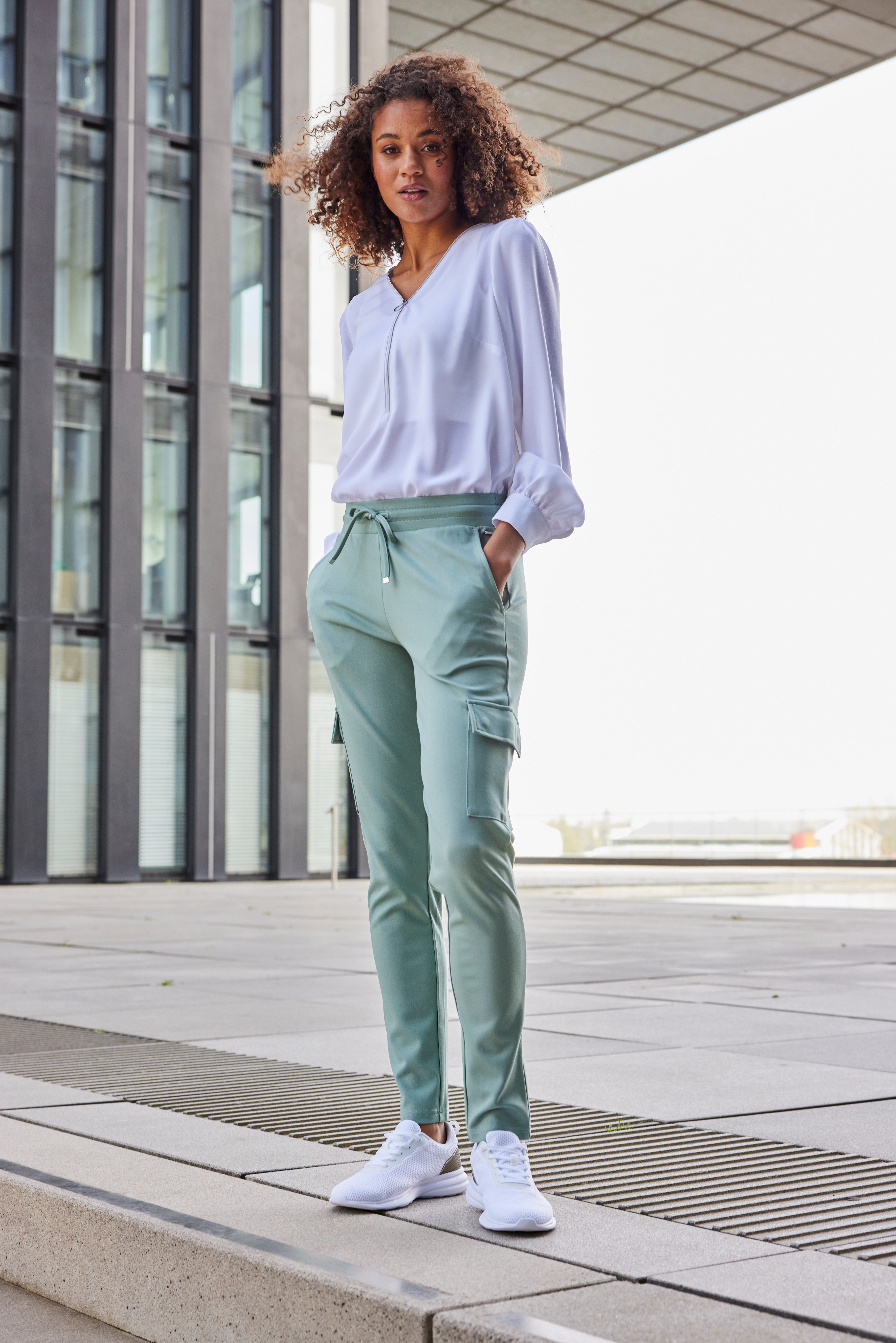 Lascana Cargobroek in zacht vloeiend materiaal, loungewear
