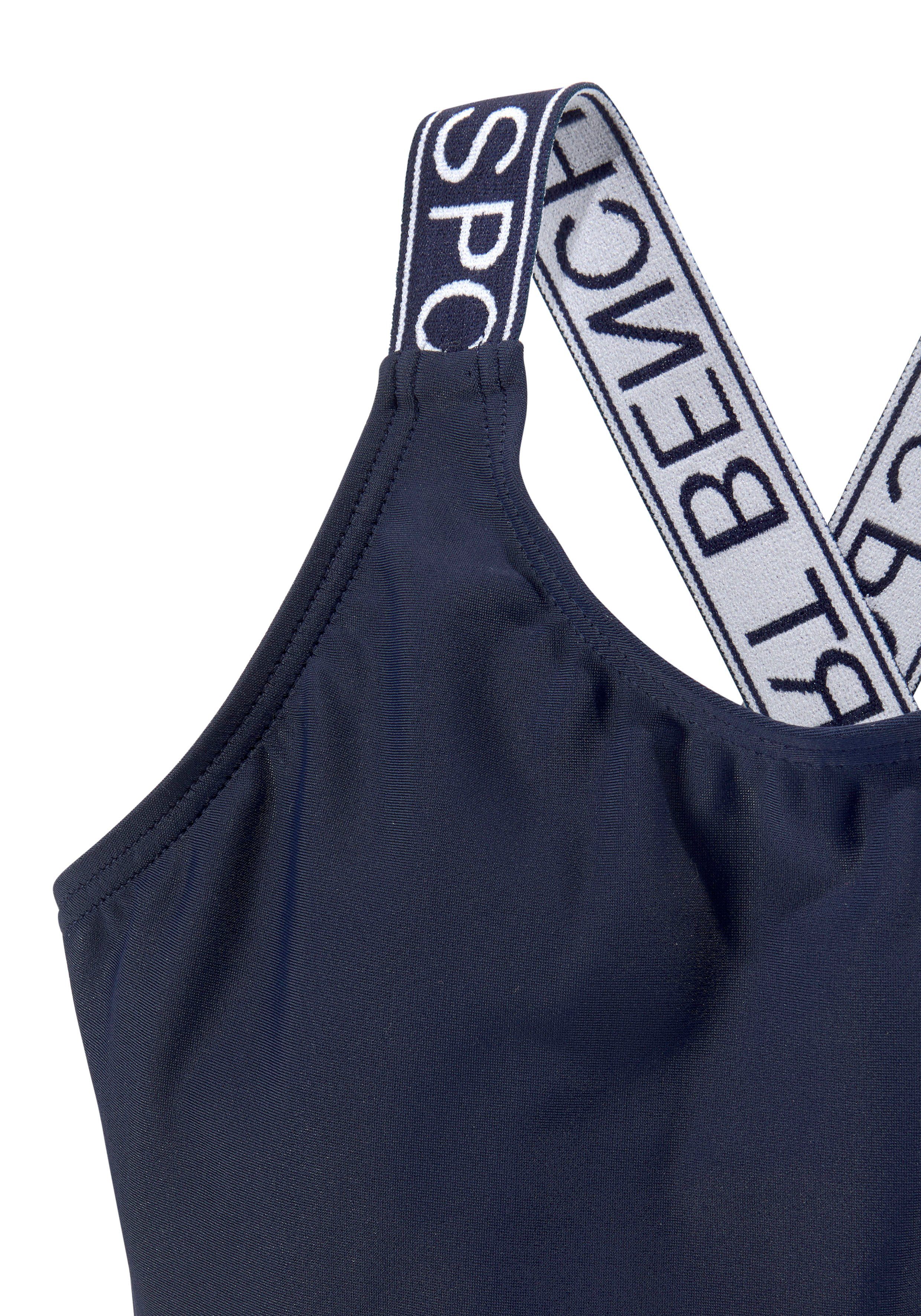 Bench. Badpak Yva Kids in een sportief design en kleuren