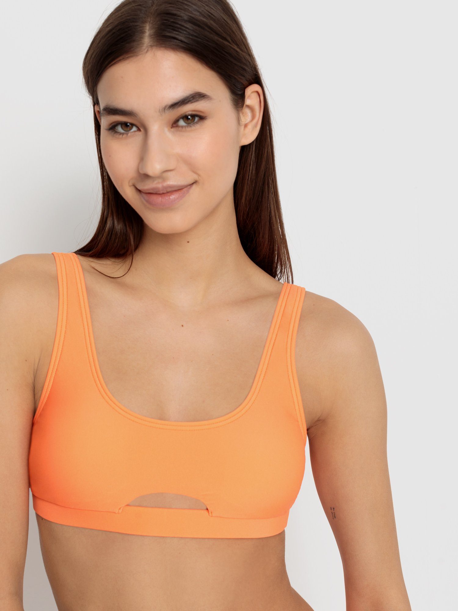 LSCN by LASCANA Bustierbikinitop GINA met cut-out voor