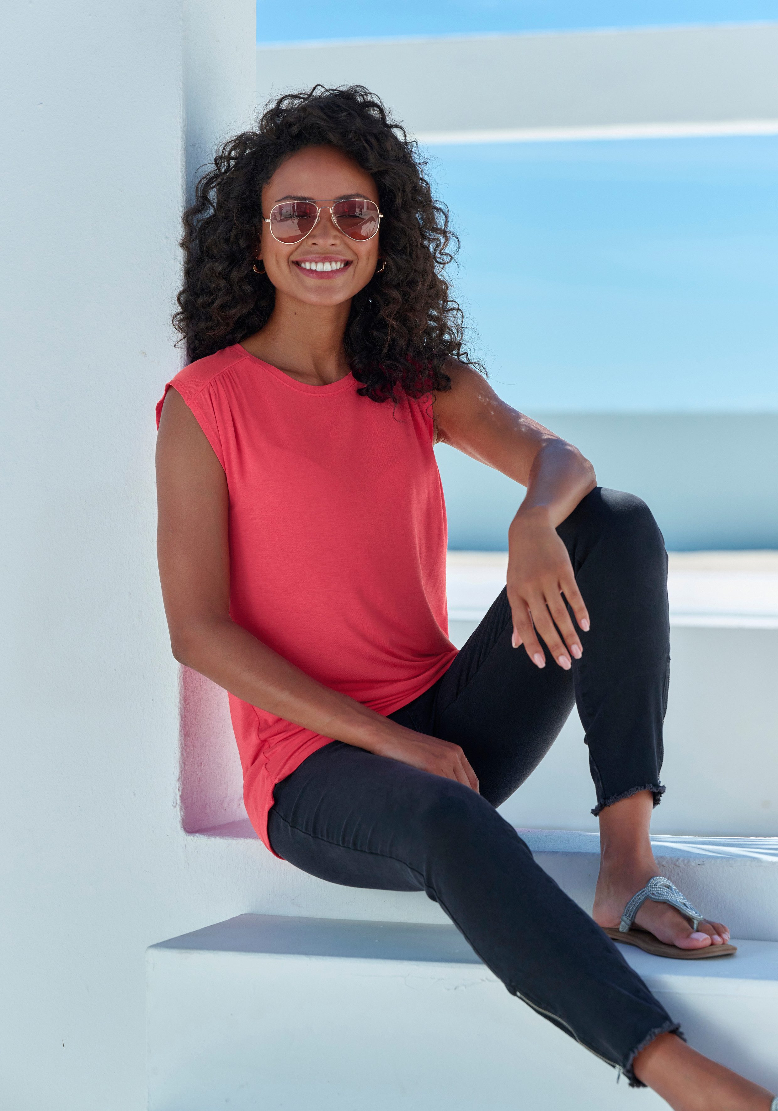 Lascana Shirttop Met schouderrimpeling van zachte viscose-stretch