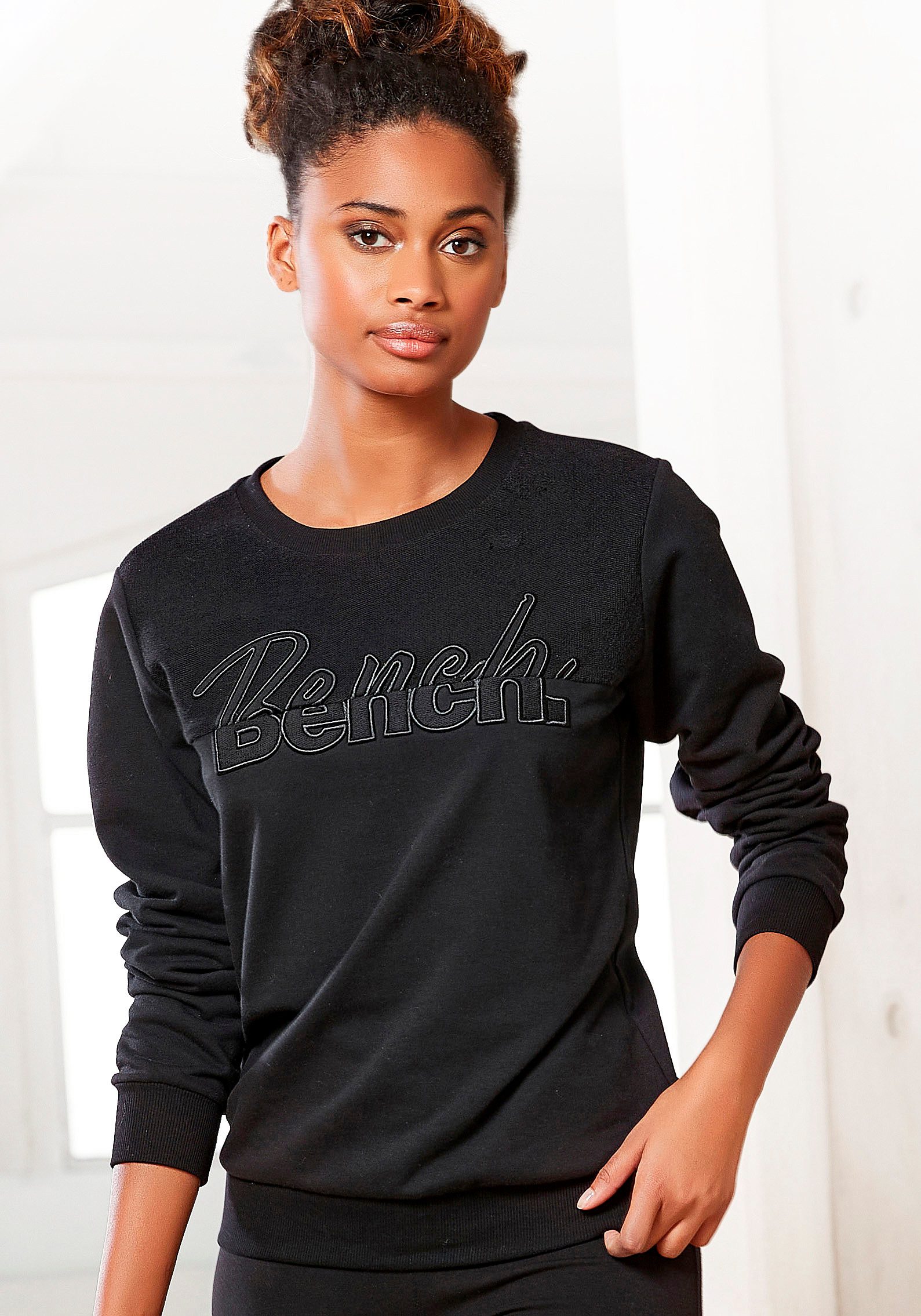 Bench. Sweatshirt met logo-borduurwerk, loungepak