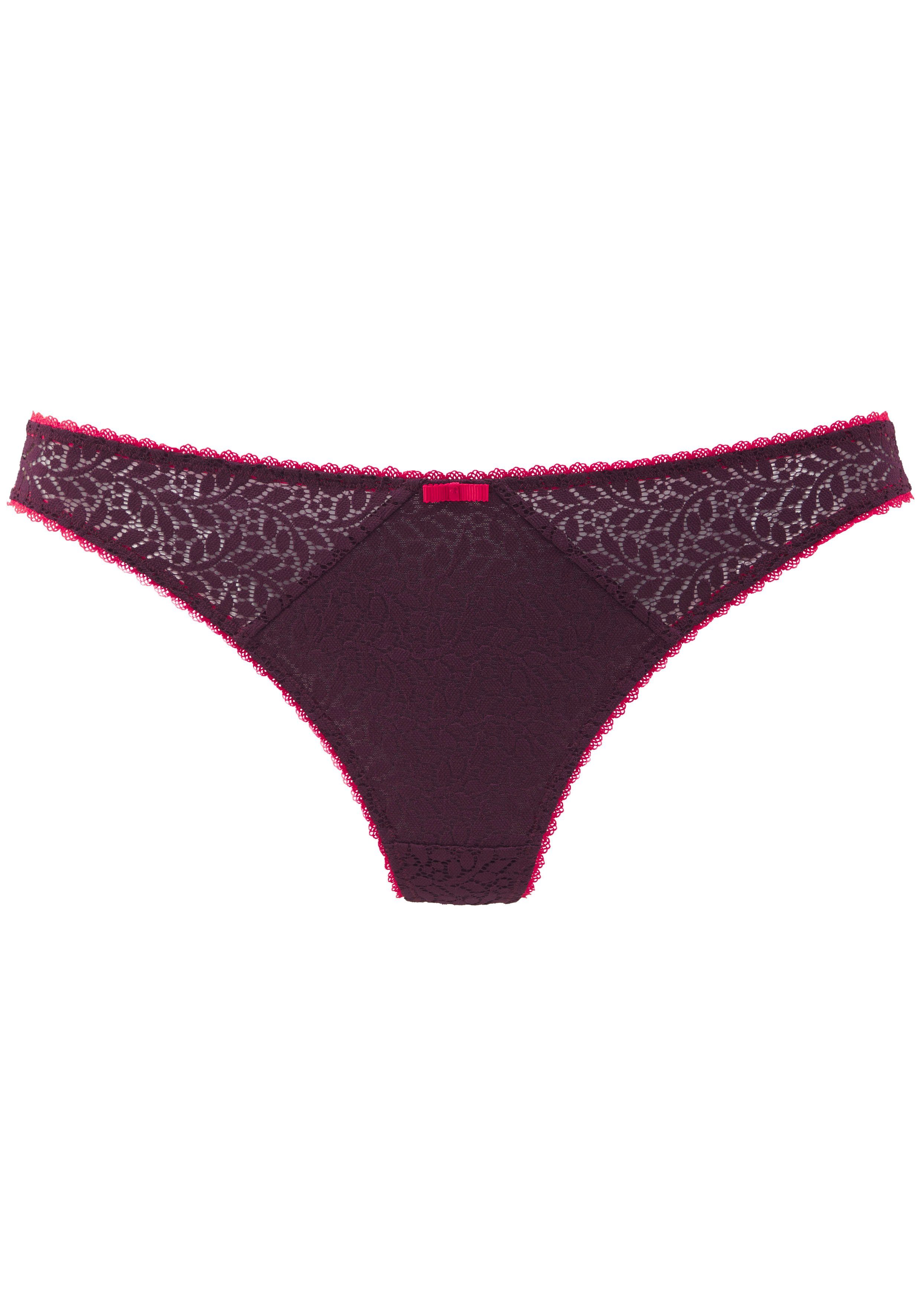 Nuance String van edele, licht transparante kant strings maat 40/42 paars
