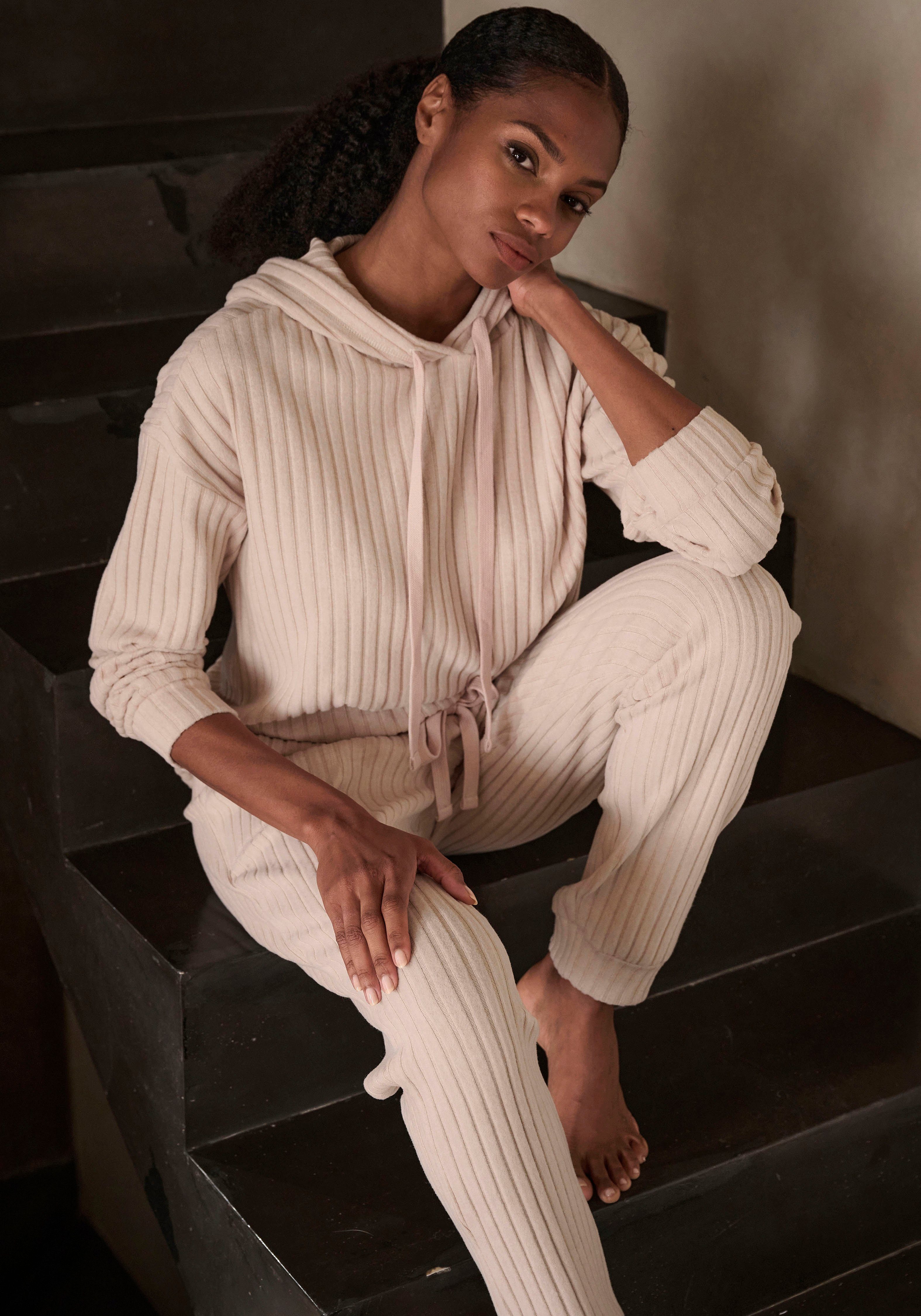 Lascana Hoodie Breipullover met capuchon en gemêleerd uiterlijk, loungewear