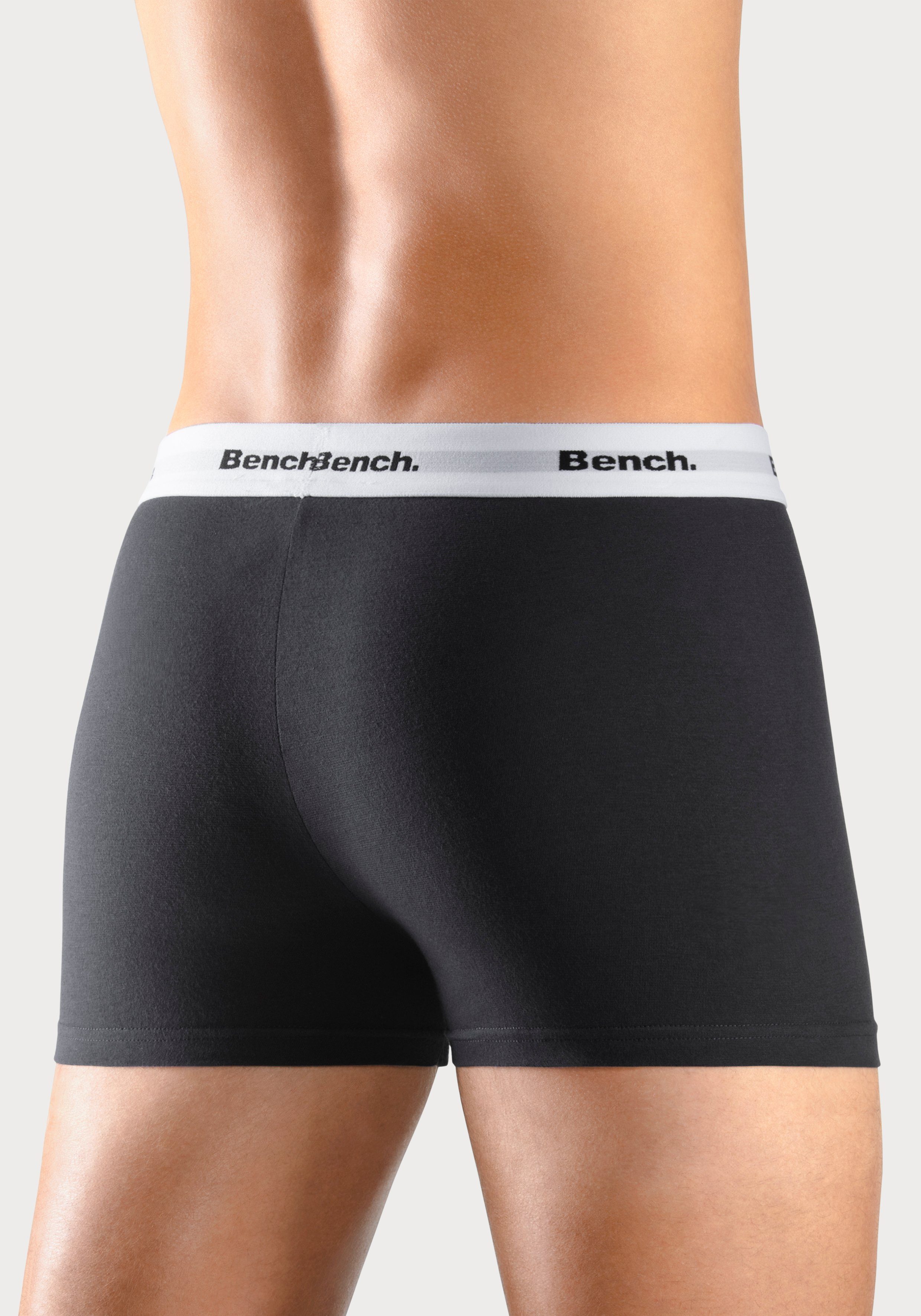Bench. Boxershort voor heren met contrastkleurige band (set, 4 stuks)