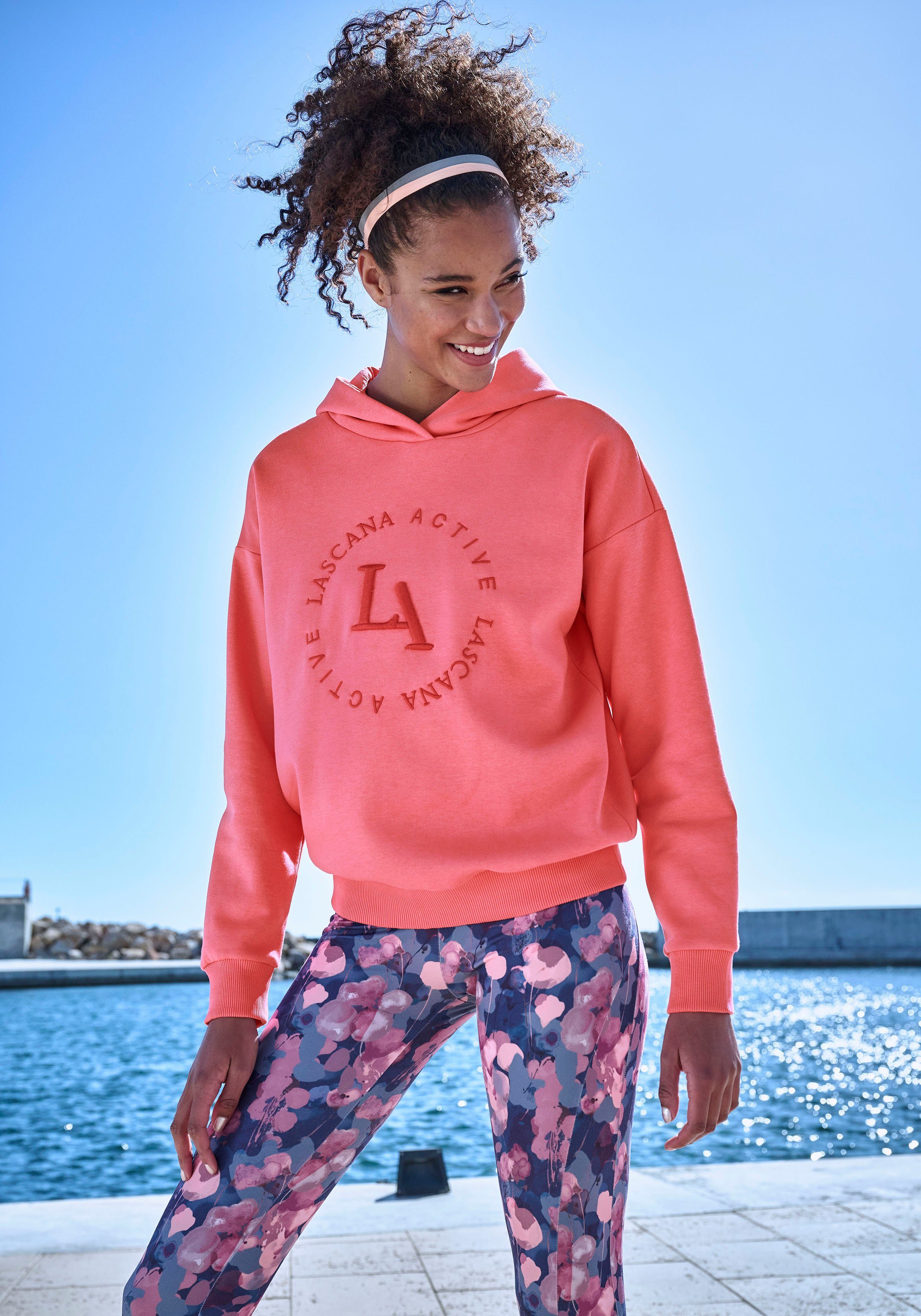 active by Lascana Hoodie - Performance hoodie met geborduurd rond logo en Performance hoodie met ronde logostiksel en zachte ribboorden