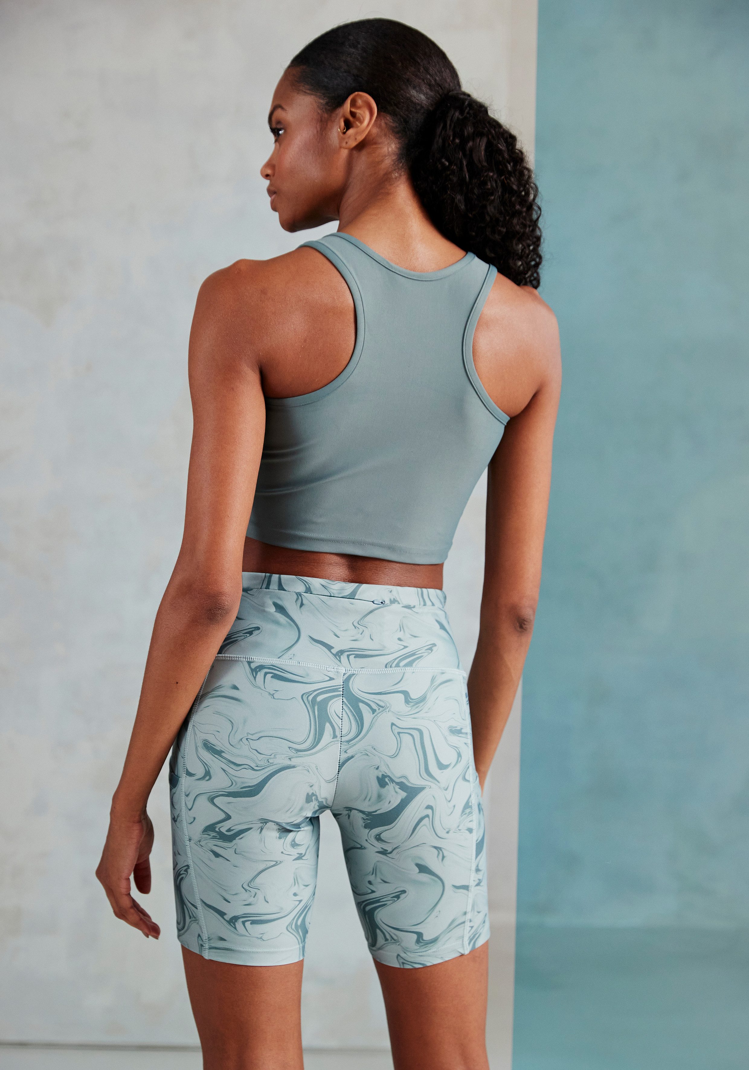 active by Lascana Functionele broek -Sportbroek Sportbroek met allover print en kleine ritszak