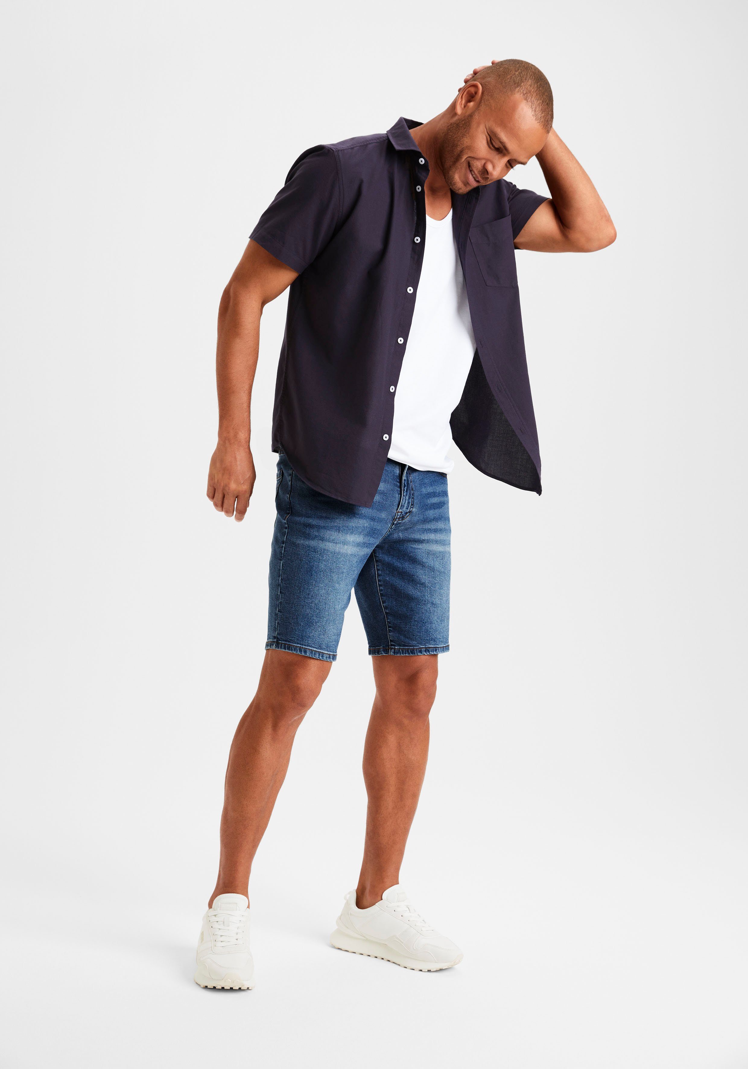 Buffalo Jeansshort 5-pocketshort met normale taillehoogte, korte broek van elastische denimkwaliteit