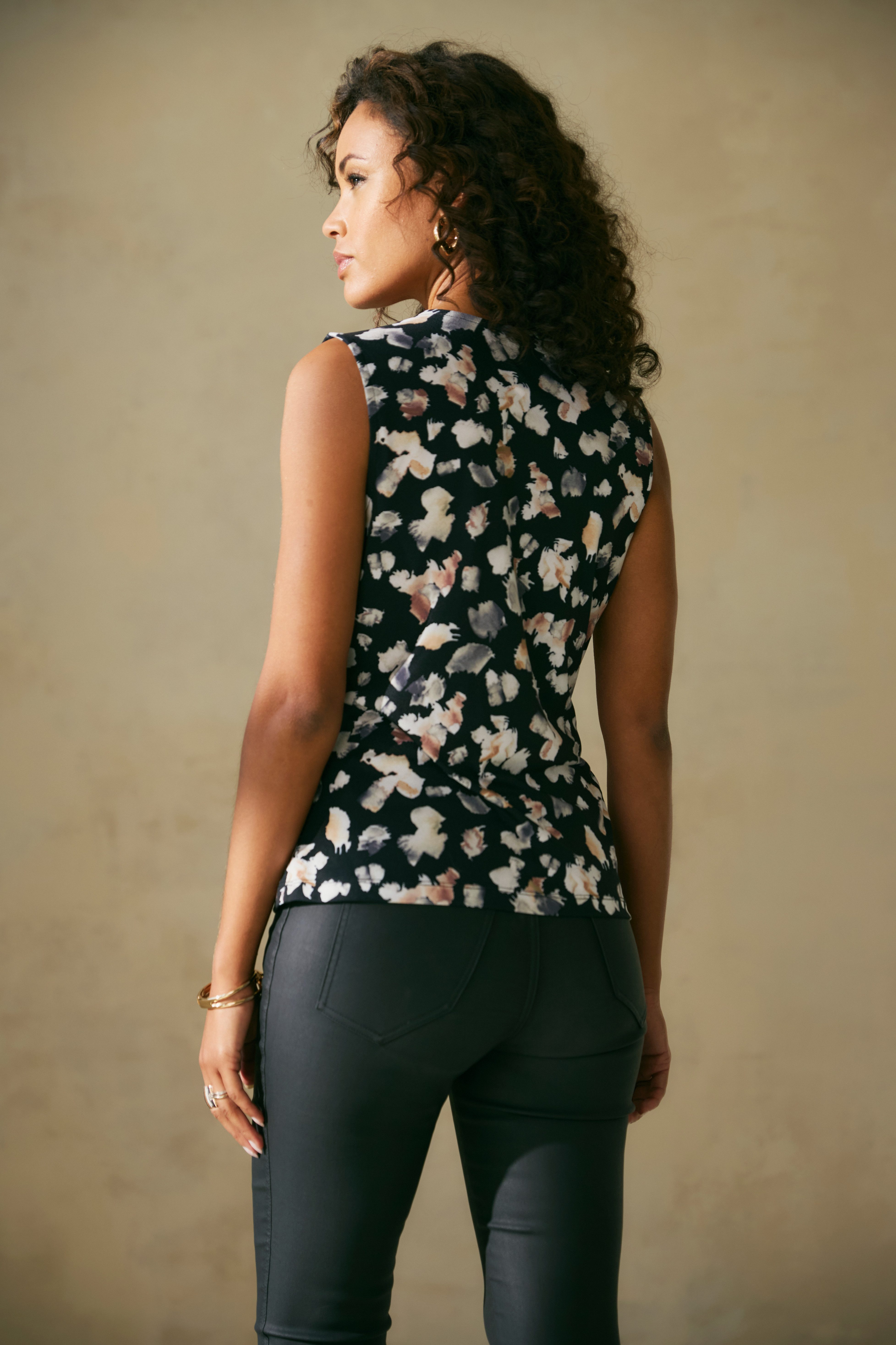 Lascana Tanktop in wikkel-look, blousetop met alloverprint en zijraffing