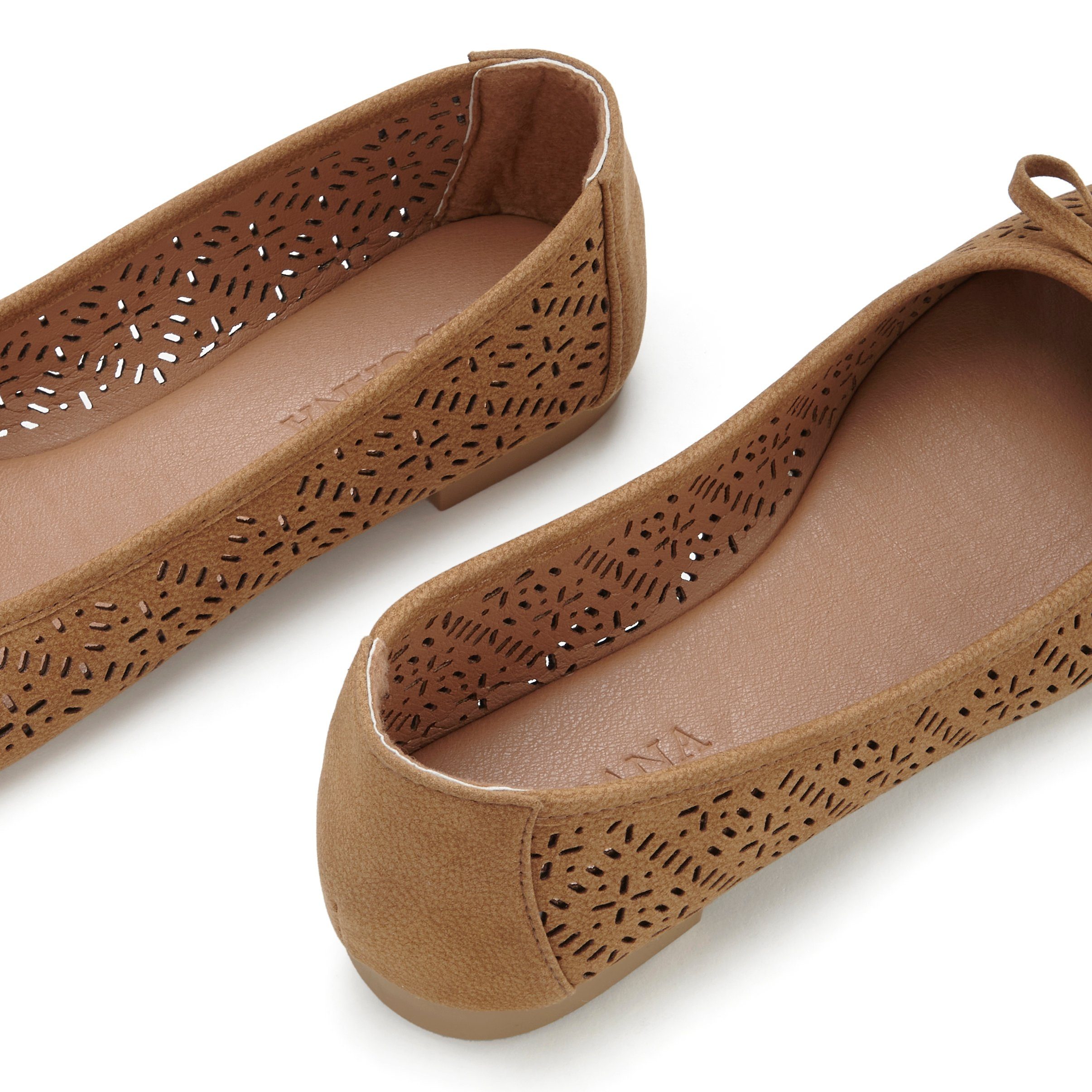 Lascana Ballerina's Vrijetijdsschoen, slipper, lage schoen met kleine cut-outs VEGAN