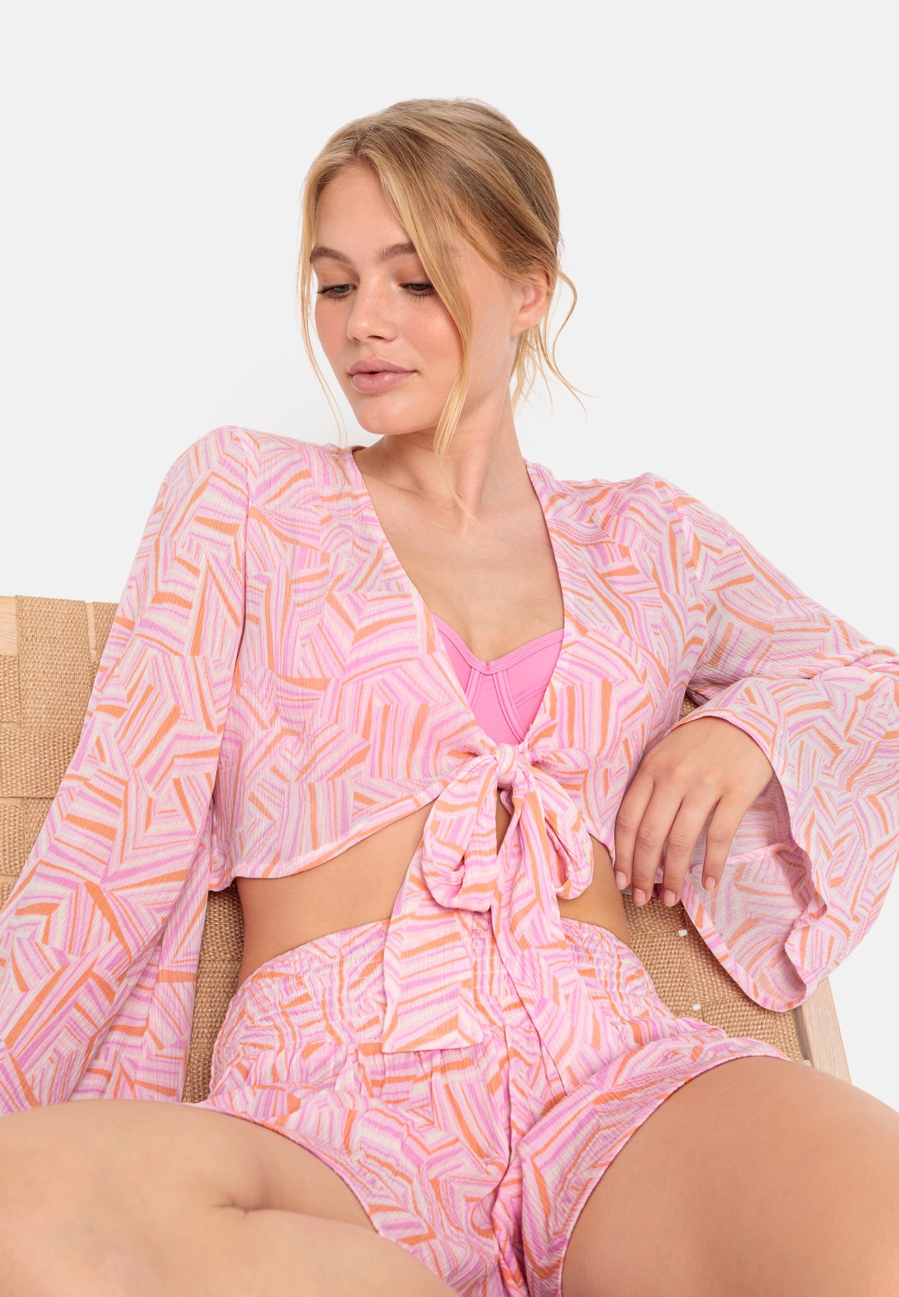 LSCN by LASCANA Crêpe-blouse en shorts (set)