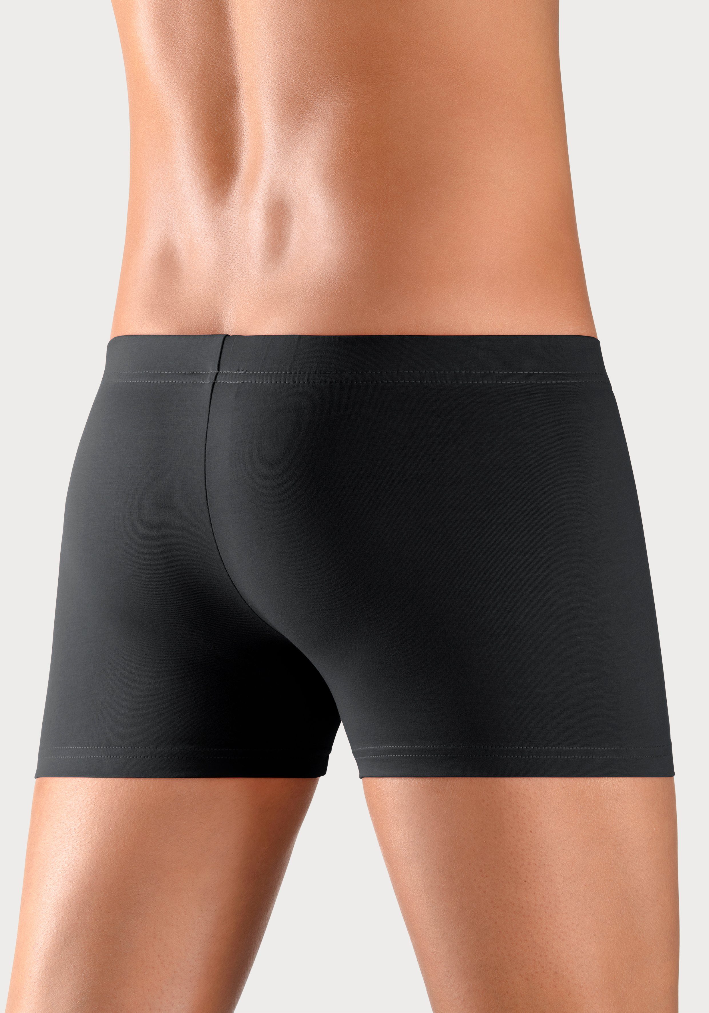 Bench. Boxershort voor heren met kleine logoprint op de pijp (blik, 4 stuks)