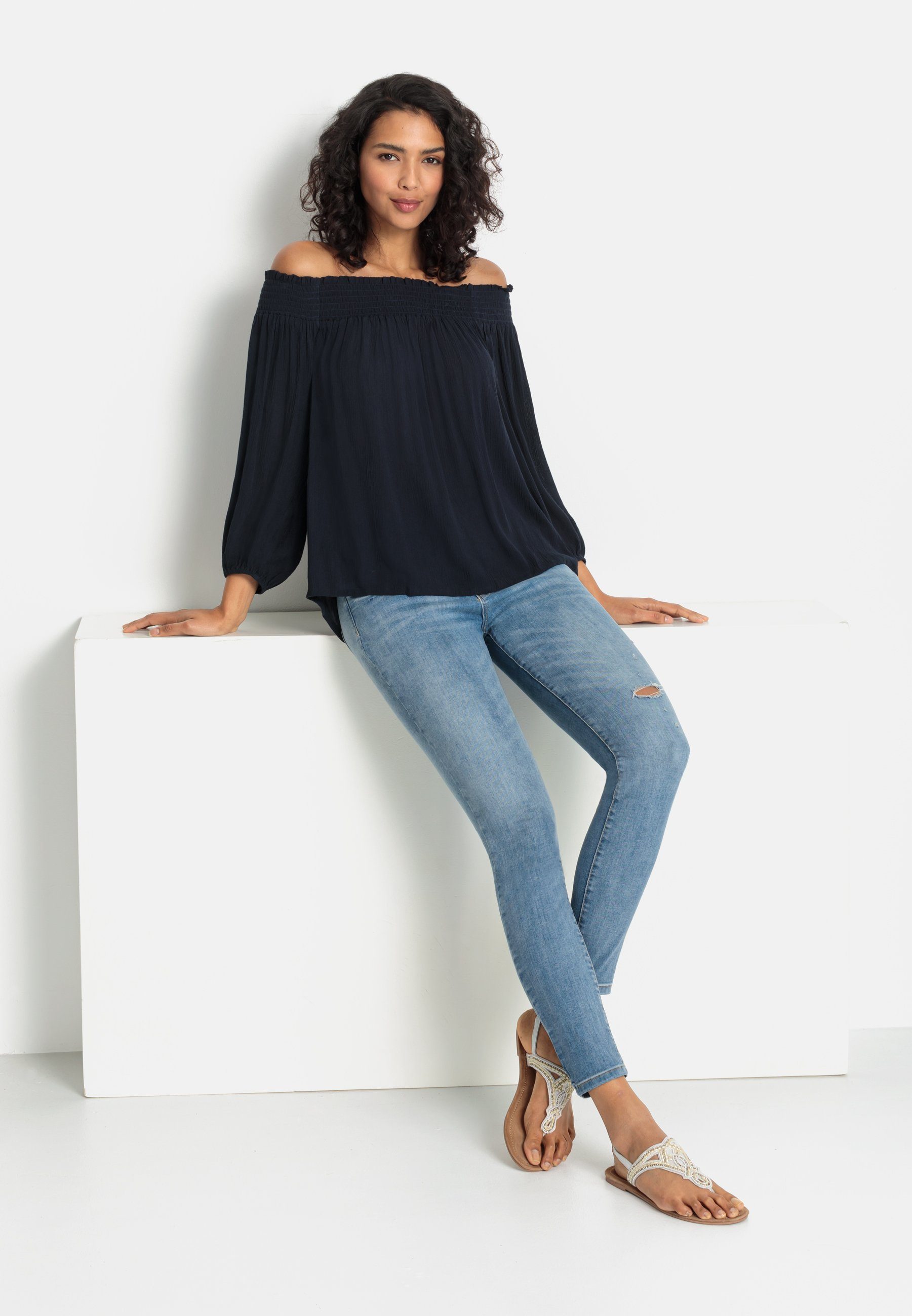 Lascana Blouse met carmenhals in een lichte gekreukte crinkle look, damesblouse, off-the-shoulder
