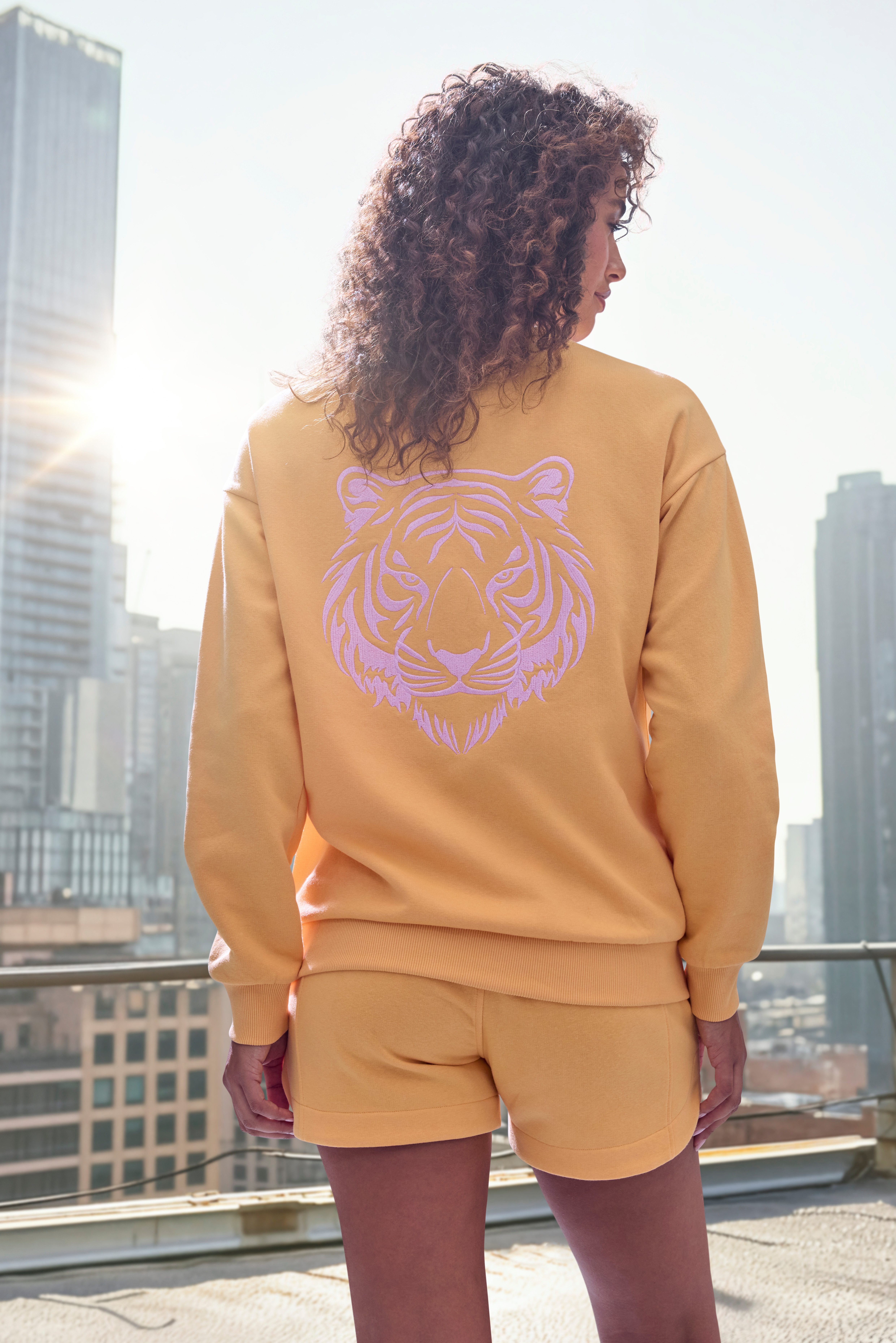Buffalo Sweatshort met klein logoborduursel