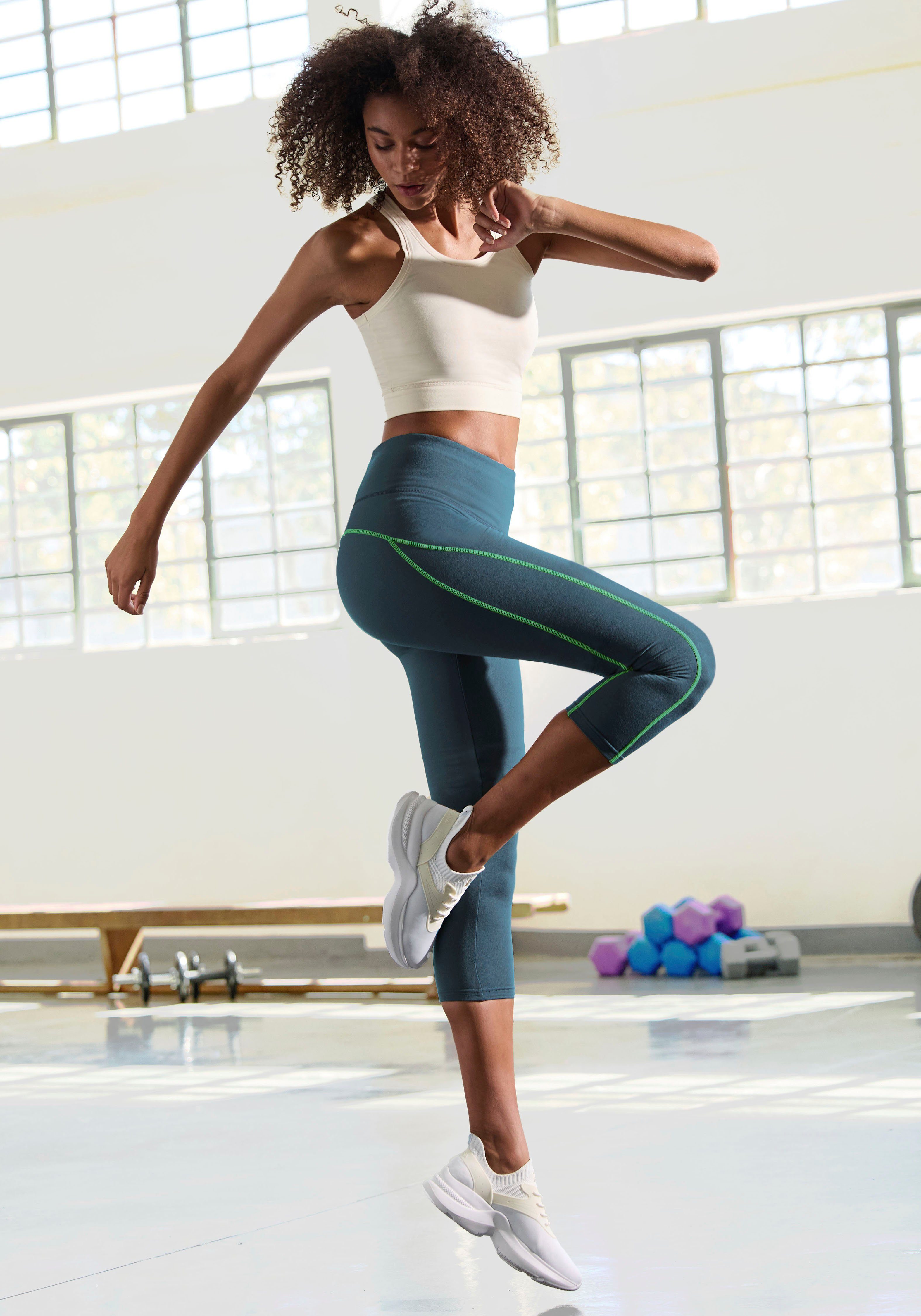 active by Lascana Caprilegging -Sportbroek met contraststiksels en brede band