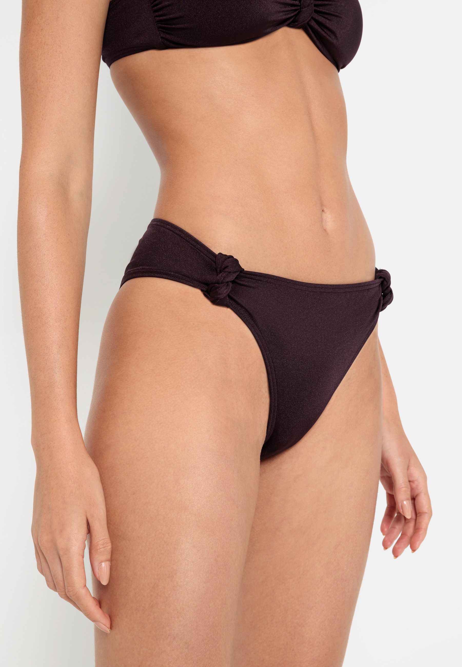 LSCN by LASCANA Bikinibroekje Nele met glanzende coating