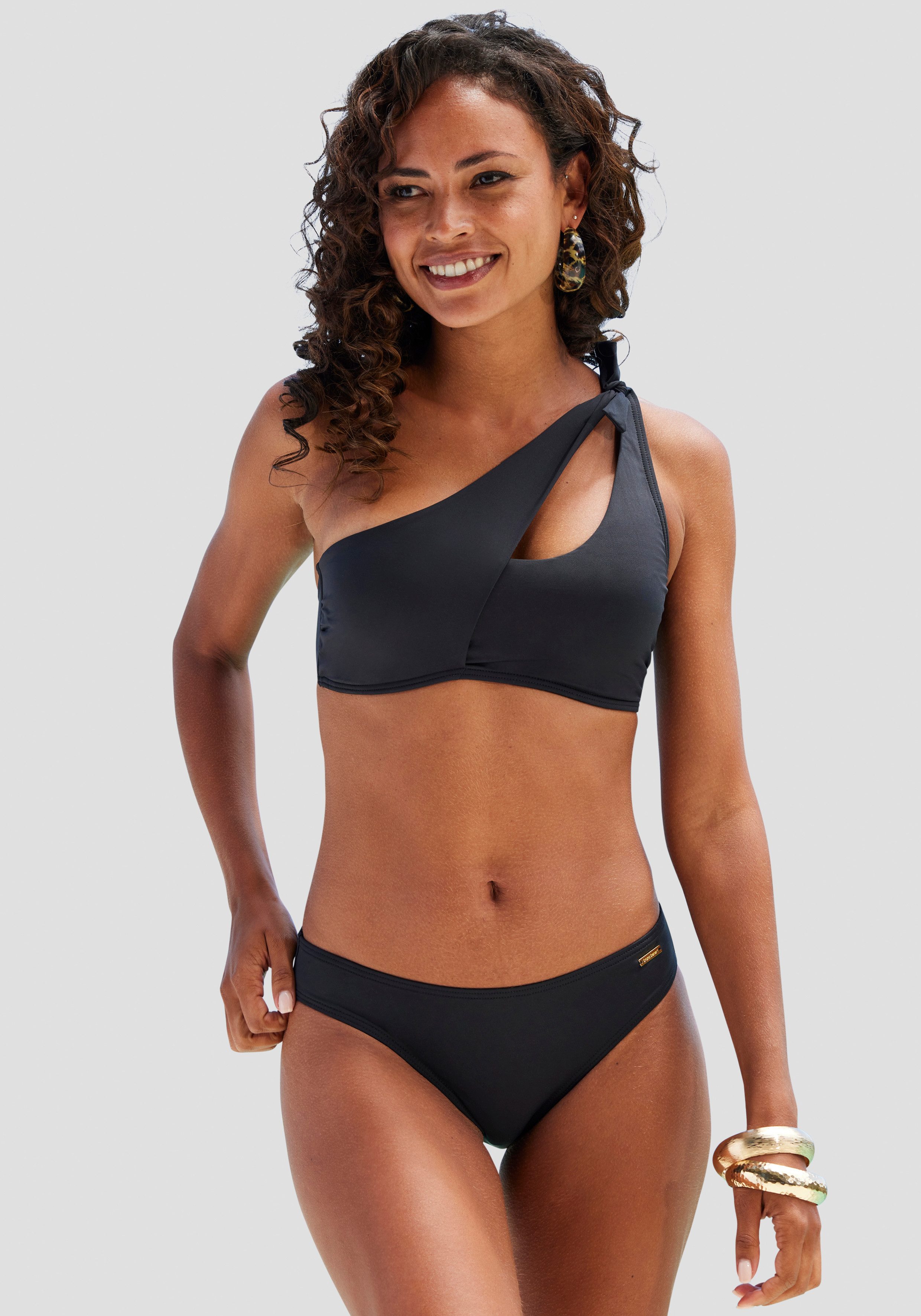 Bruno Banani Bustierbikini in asymmetrisch model