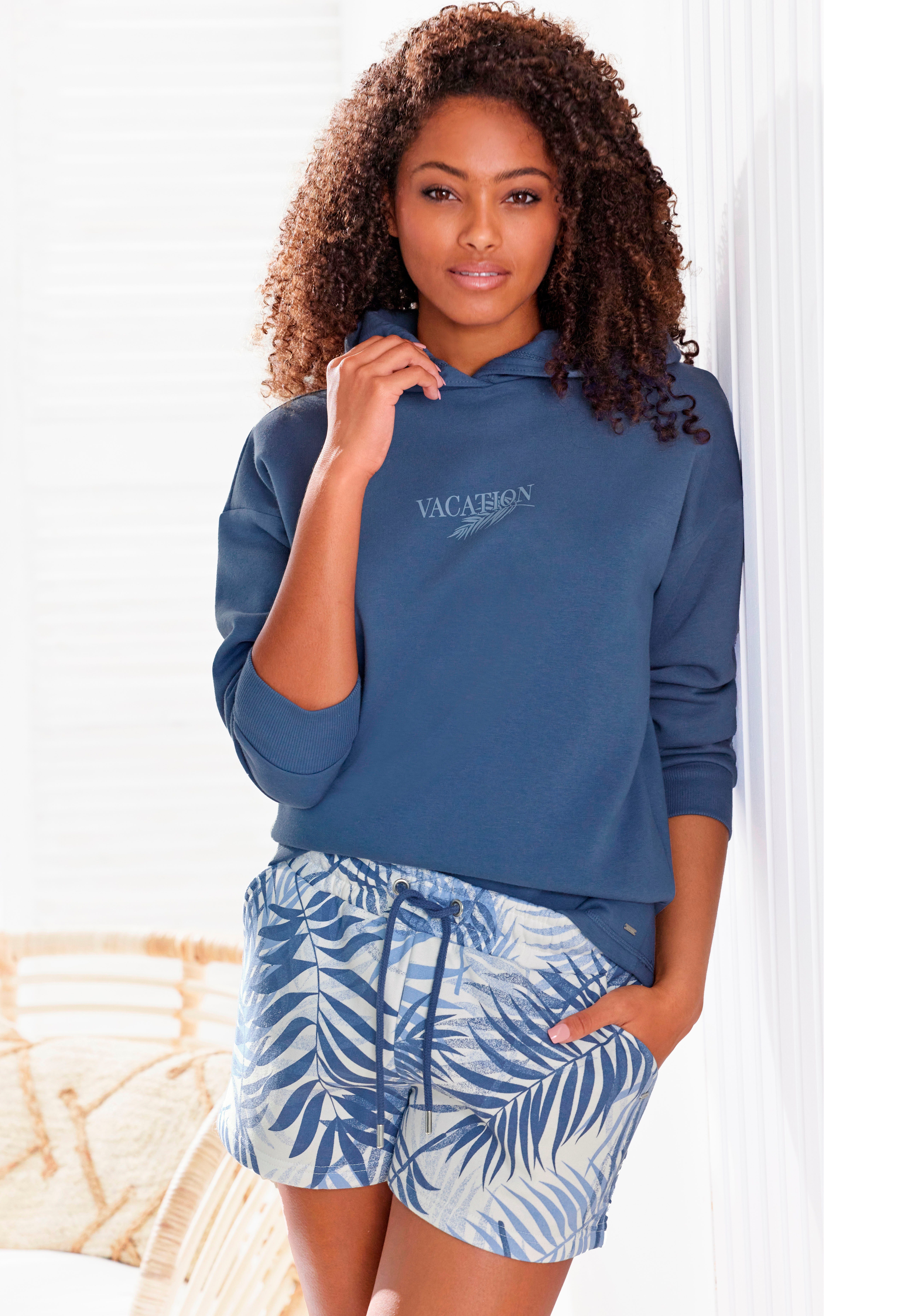 Lascana Sweatshort -lounge shorts Loungebroek met mooie allover-bladerenprint, loungewear (1-delig)