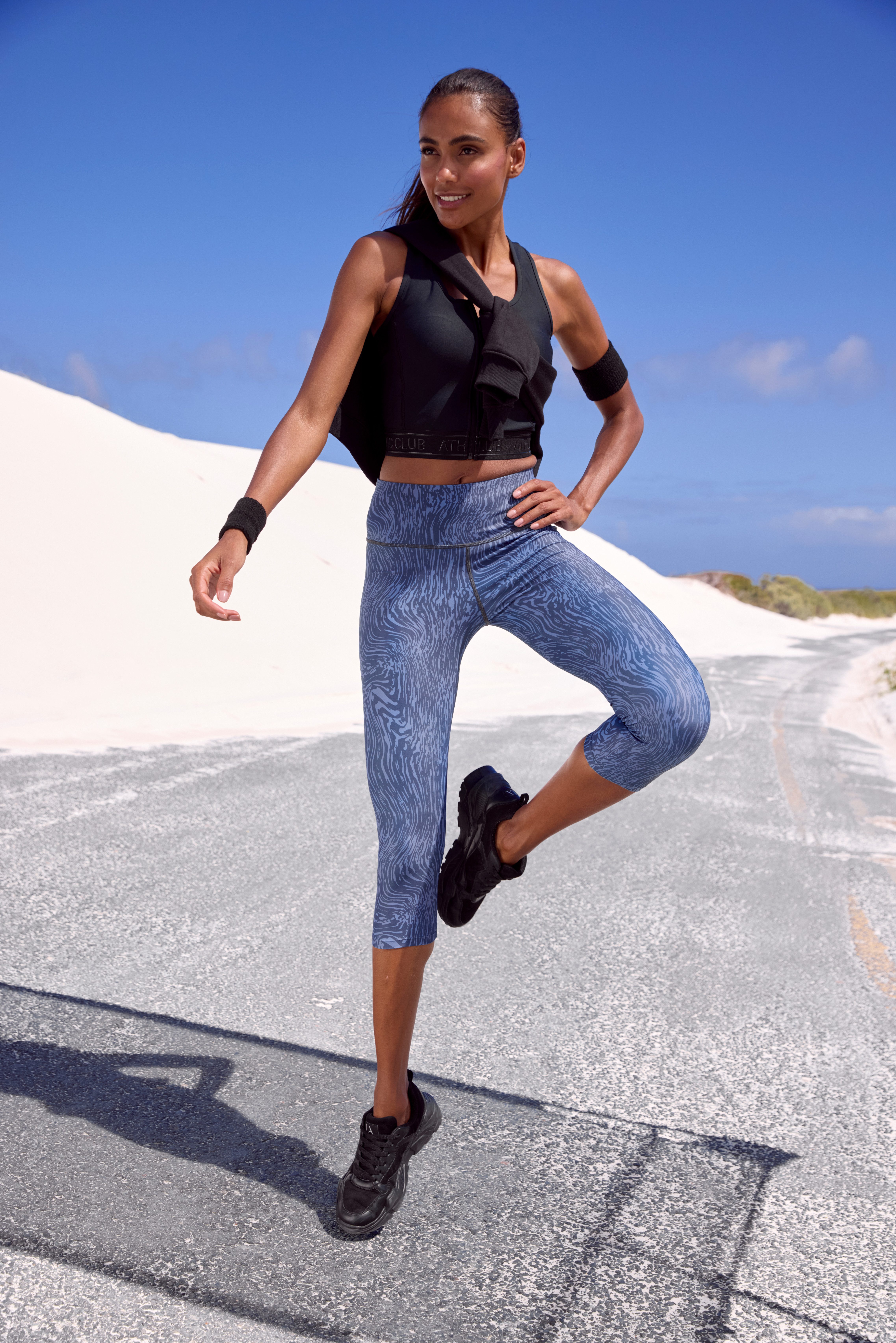 active by Lascana Crop-top -Sporttop met ritssluiting en racerback
