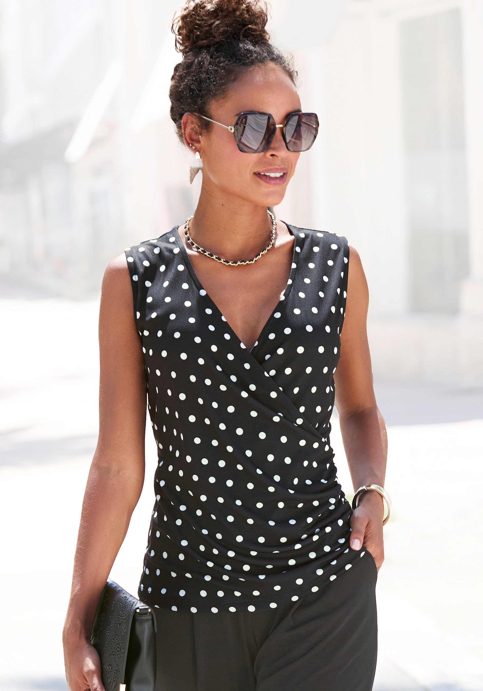 Lascana Tanktop in wikkel-look, blousetop met alloverprint en zijraffing
