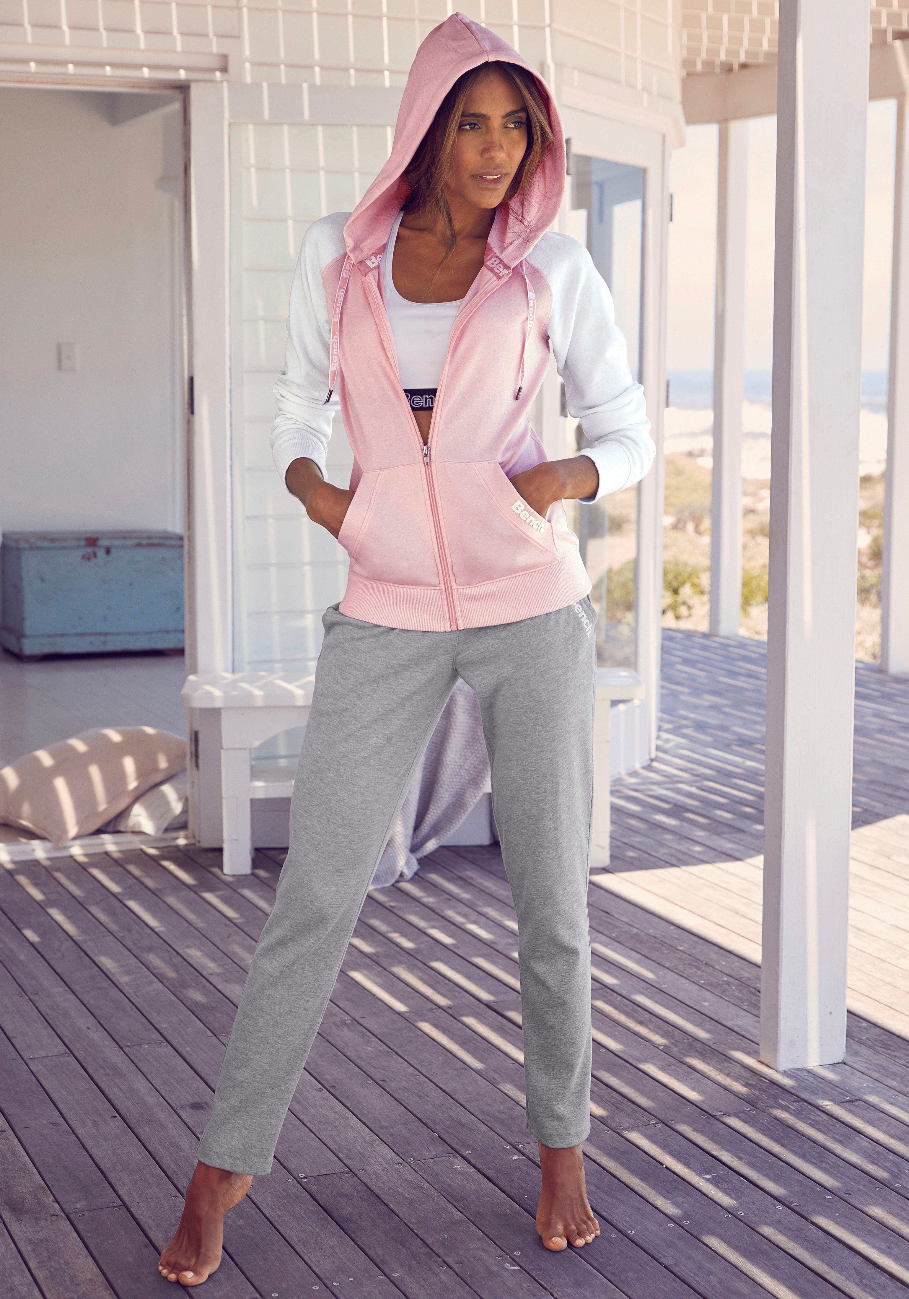 Bench. Loungewear Capuchonsweatvest met kleurafgebakende mouwen, loungepak