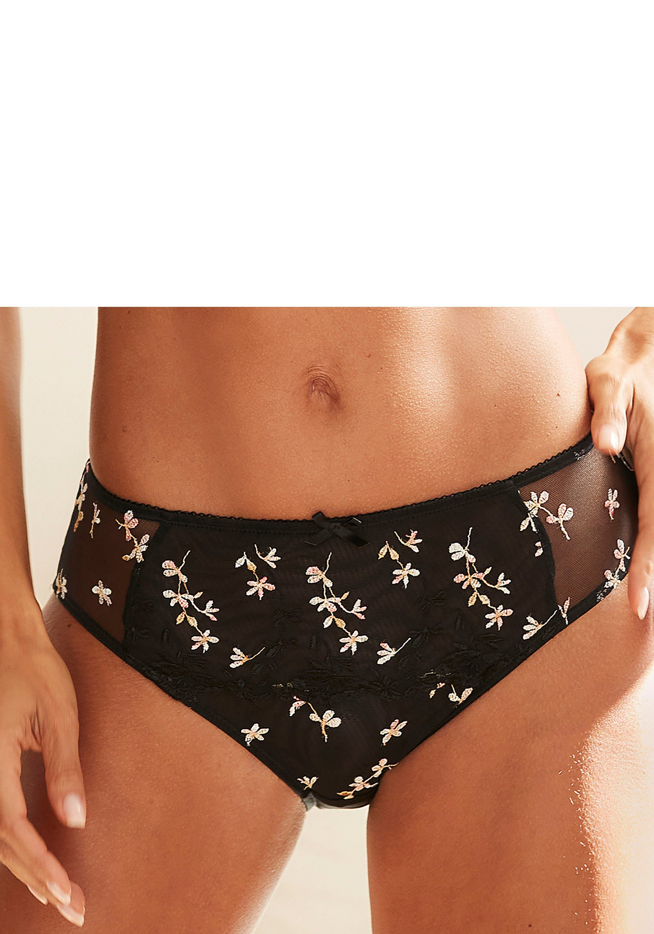 Nuance Slip met fijne borduursel-kant in bloemige look