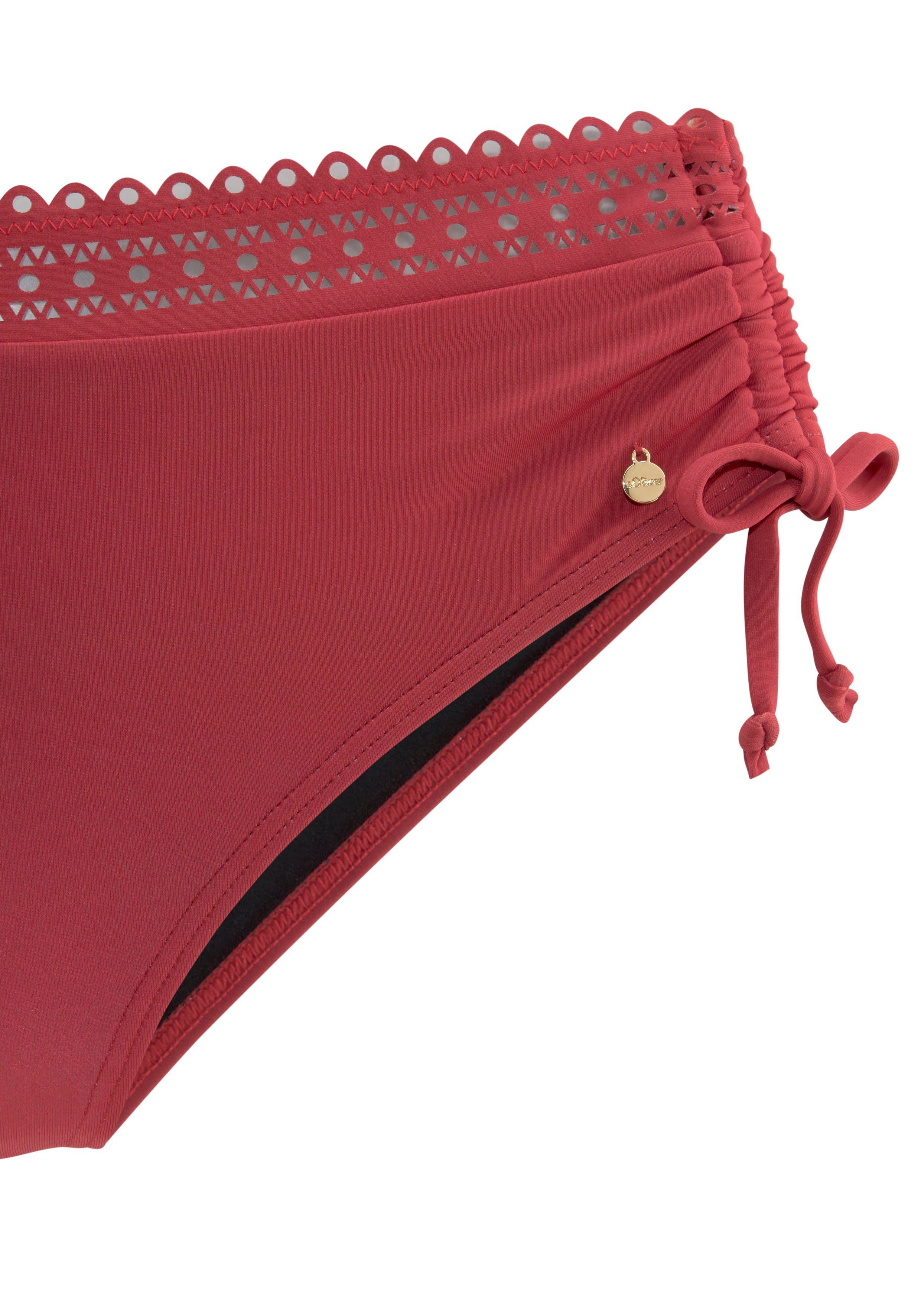 s.Oliver RED LABEL Beachwear Bikinibroekje Aiko met gehaakte look