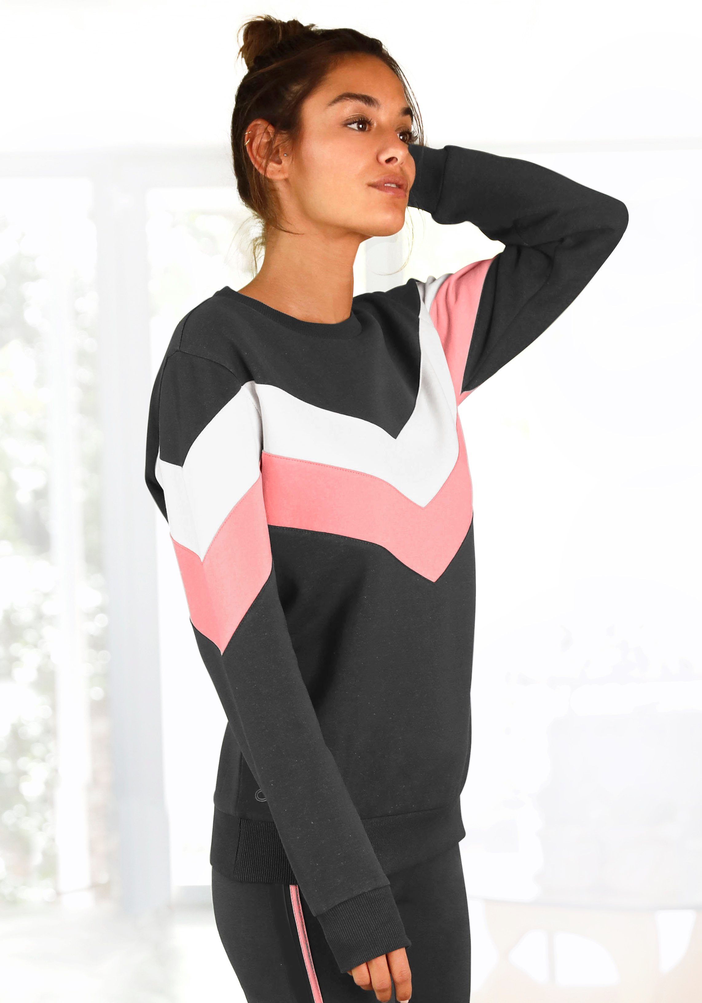 H.I.S Sweatshirt met contraststrepen aan de voorkant en mouwen, loungepak