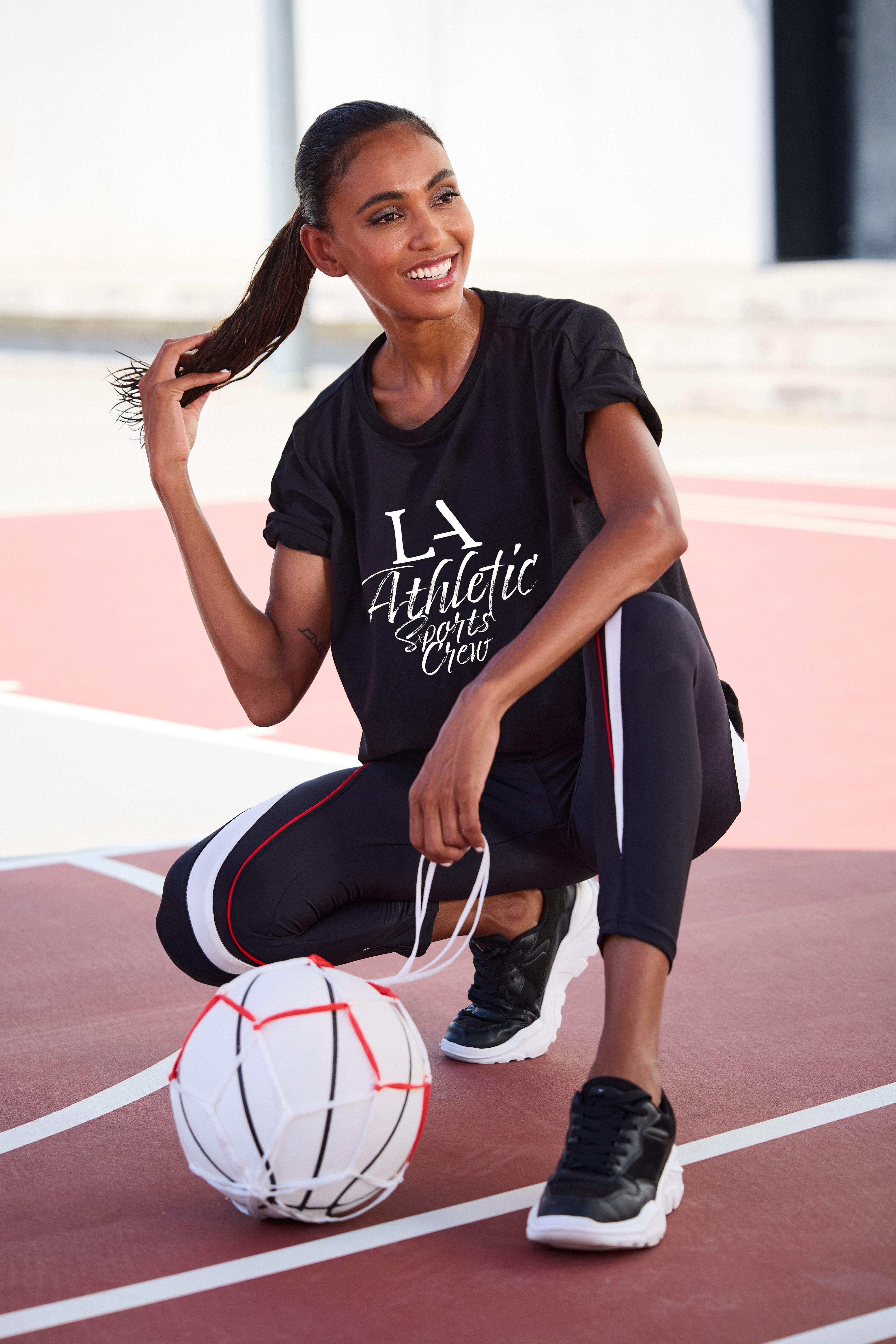 active by Lascana T-shirt in oversized snit met sportieve opdruk