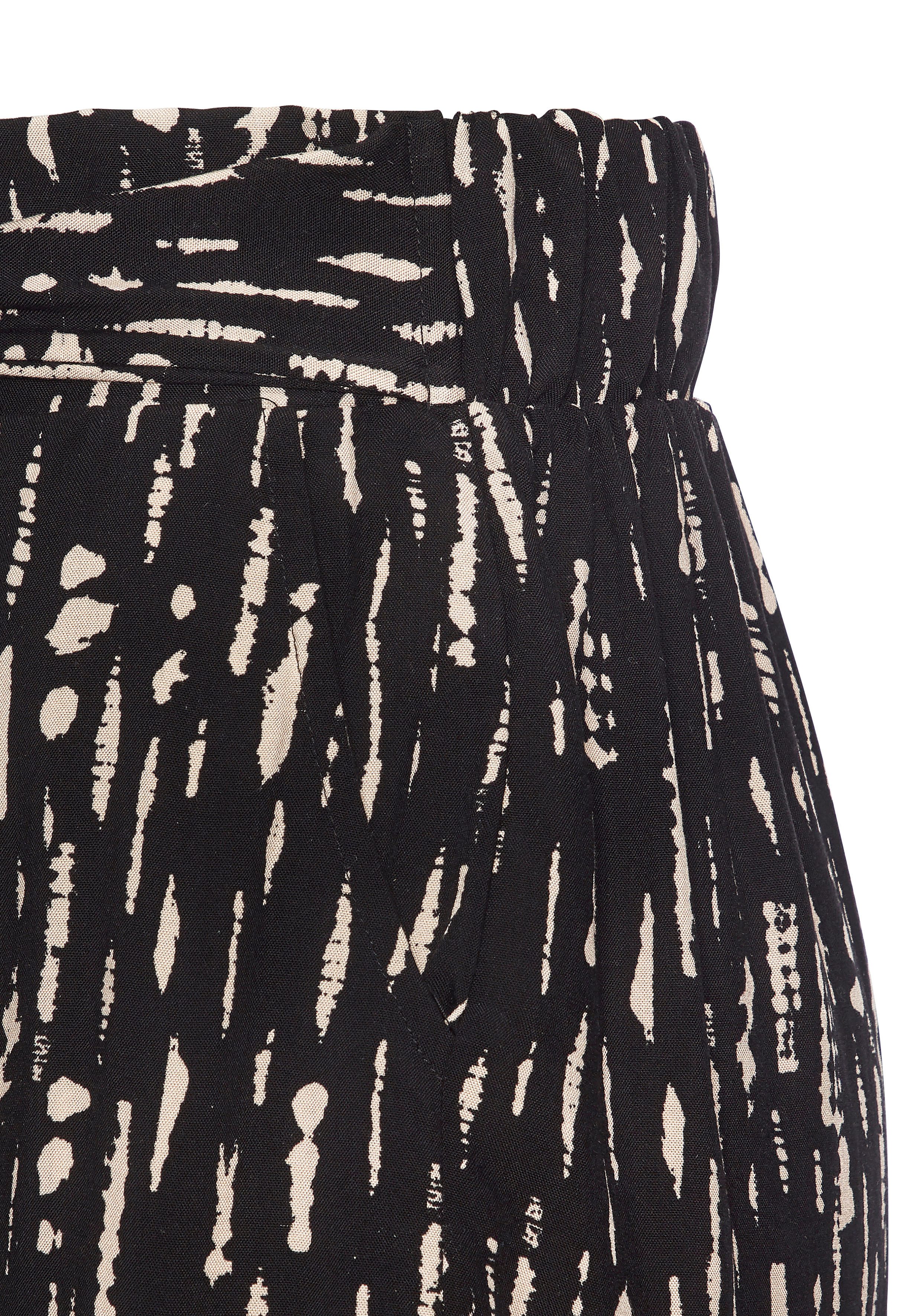 s.Oliver RED LABEL Beachwear Geweven short met all-over print en strikceintuur, korte broek, losse pasvorm
