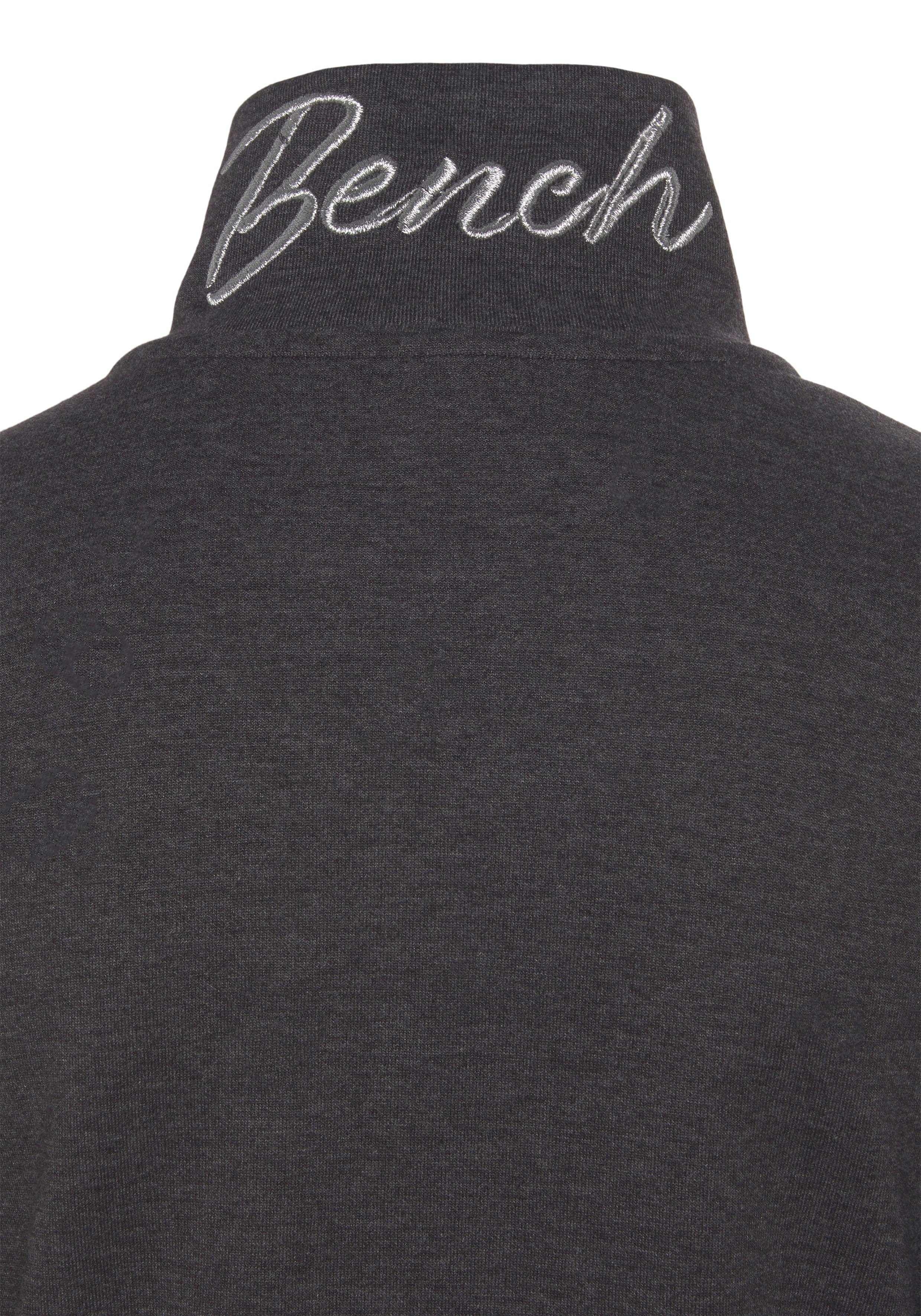 Bench. Loungewear Sweatvest - lounge jas met glanzende logostiksel op de staande kraag, loungewear