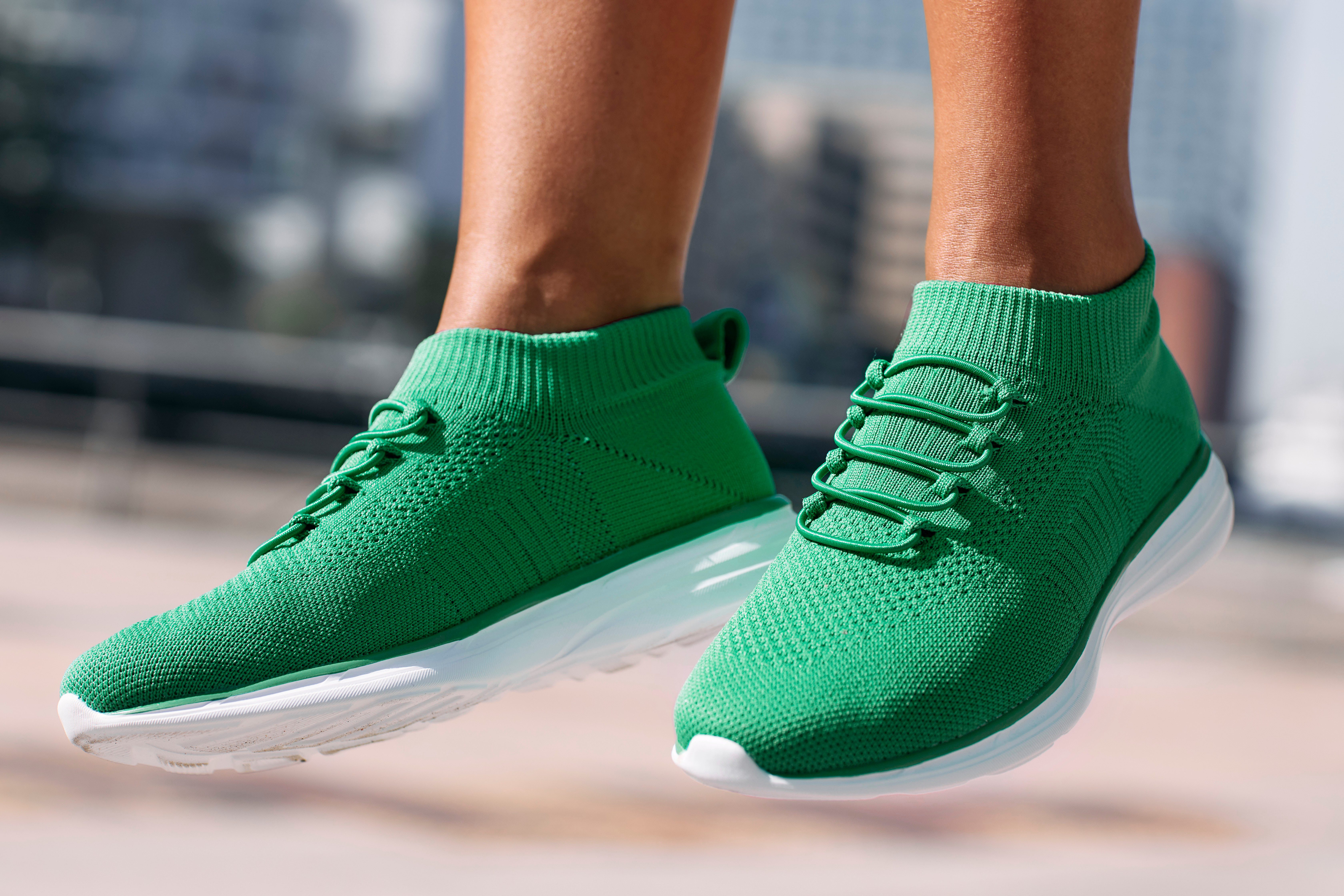 Lascana Sneakers Slipper, lage schoen, ultralicht en comfortabel om in te slippen VEGAN