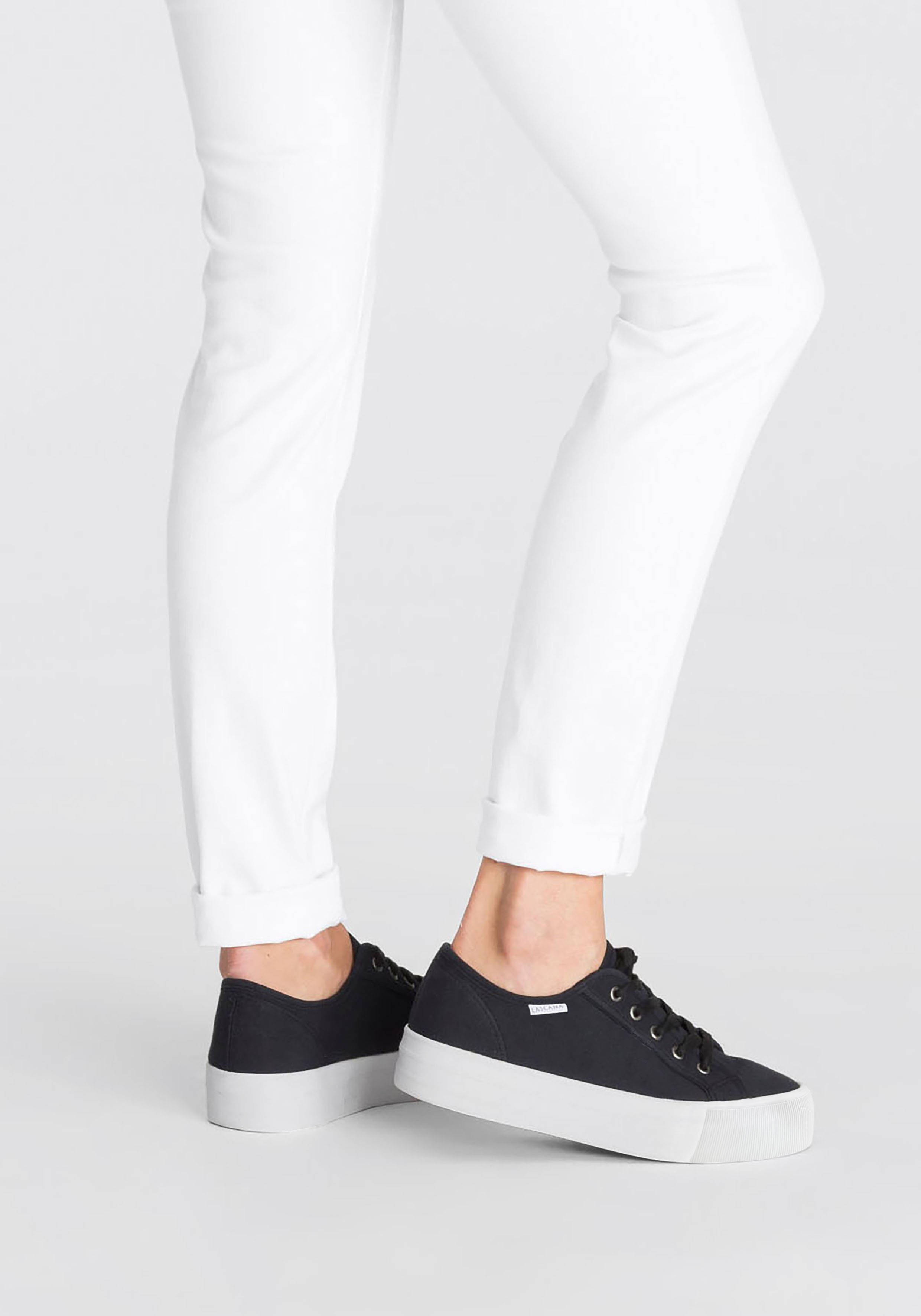 Lascana Sneakers Veterschoen, vrijetijdsschoen van textiel met plateausole