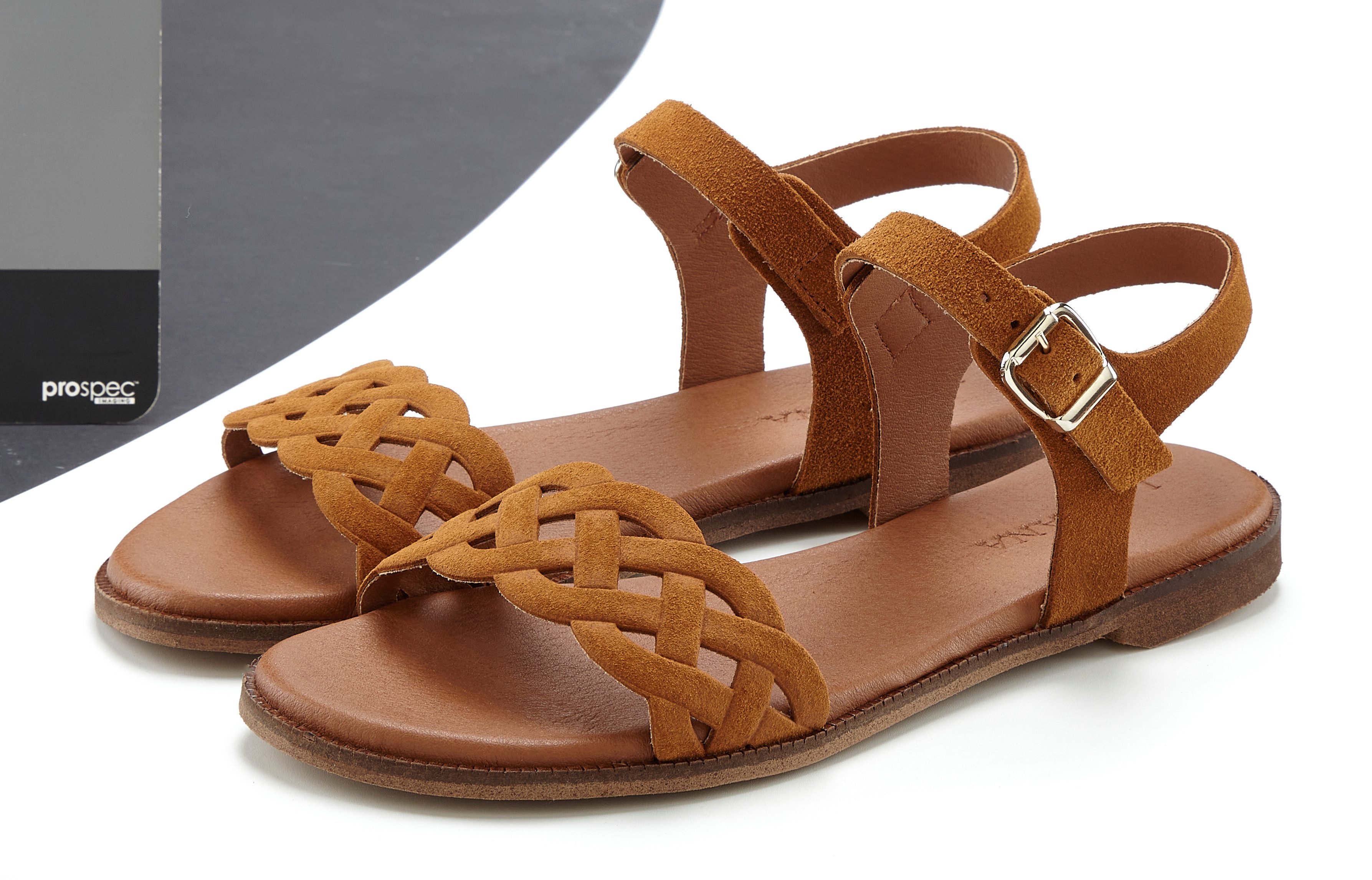 Lascana Sandalen Zomerschoen Sandalette, zomerschoen van leer met uitsparingen en zachte binnenzool