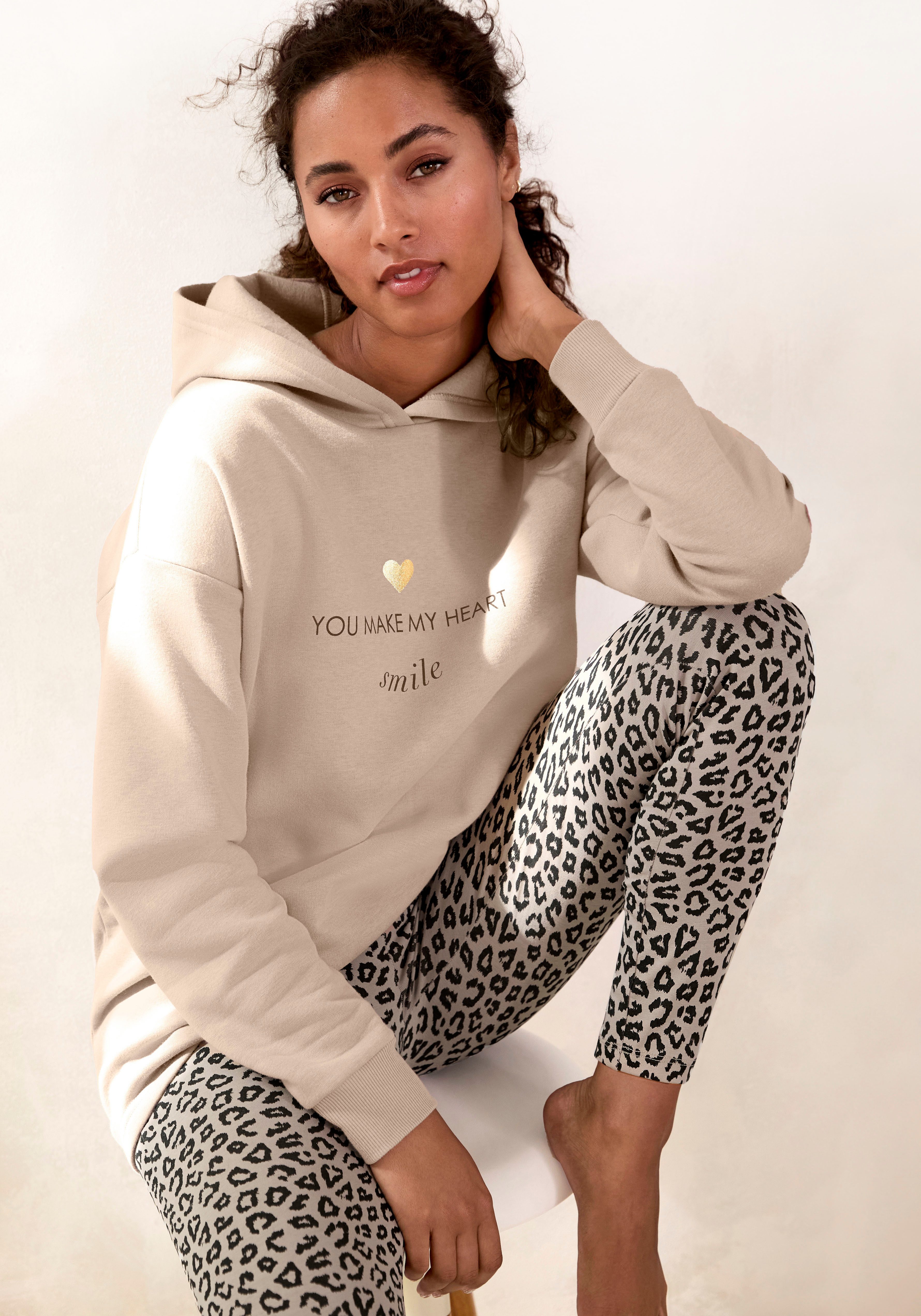 Lascana Legging Sweatleggings met brede band in leeuwprint, loungewear