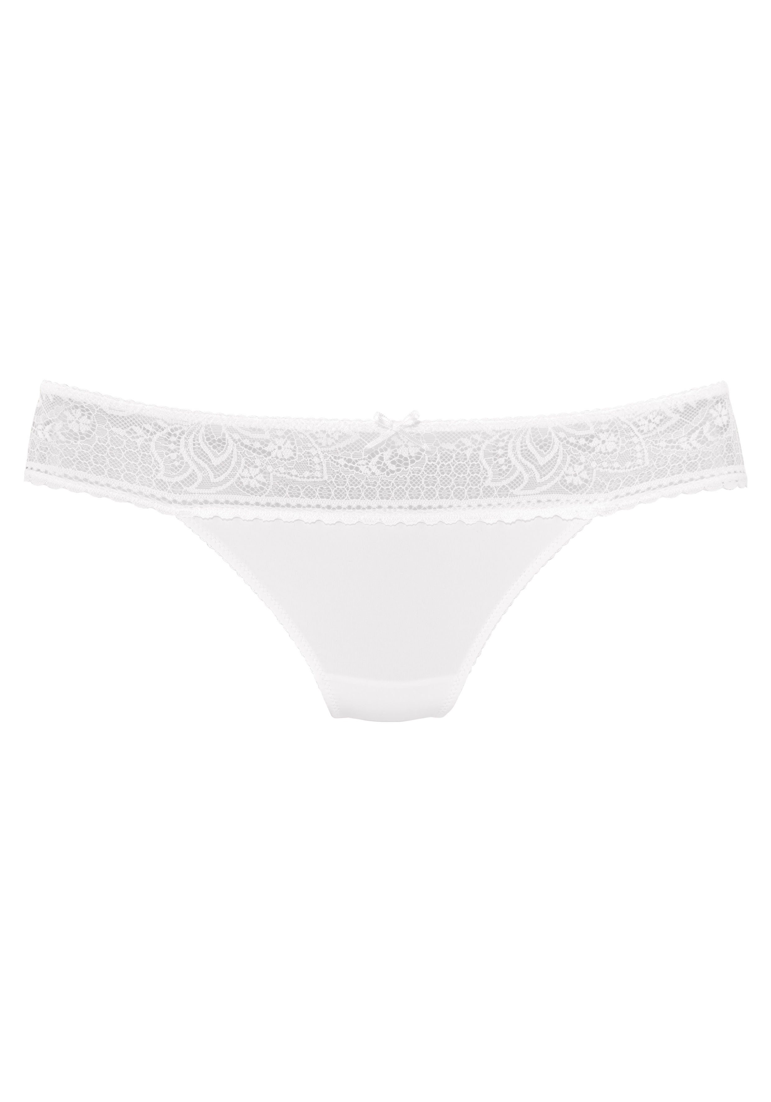 Lascana String Luciana met fijne kant