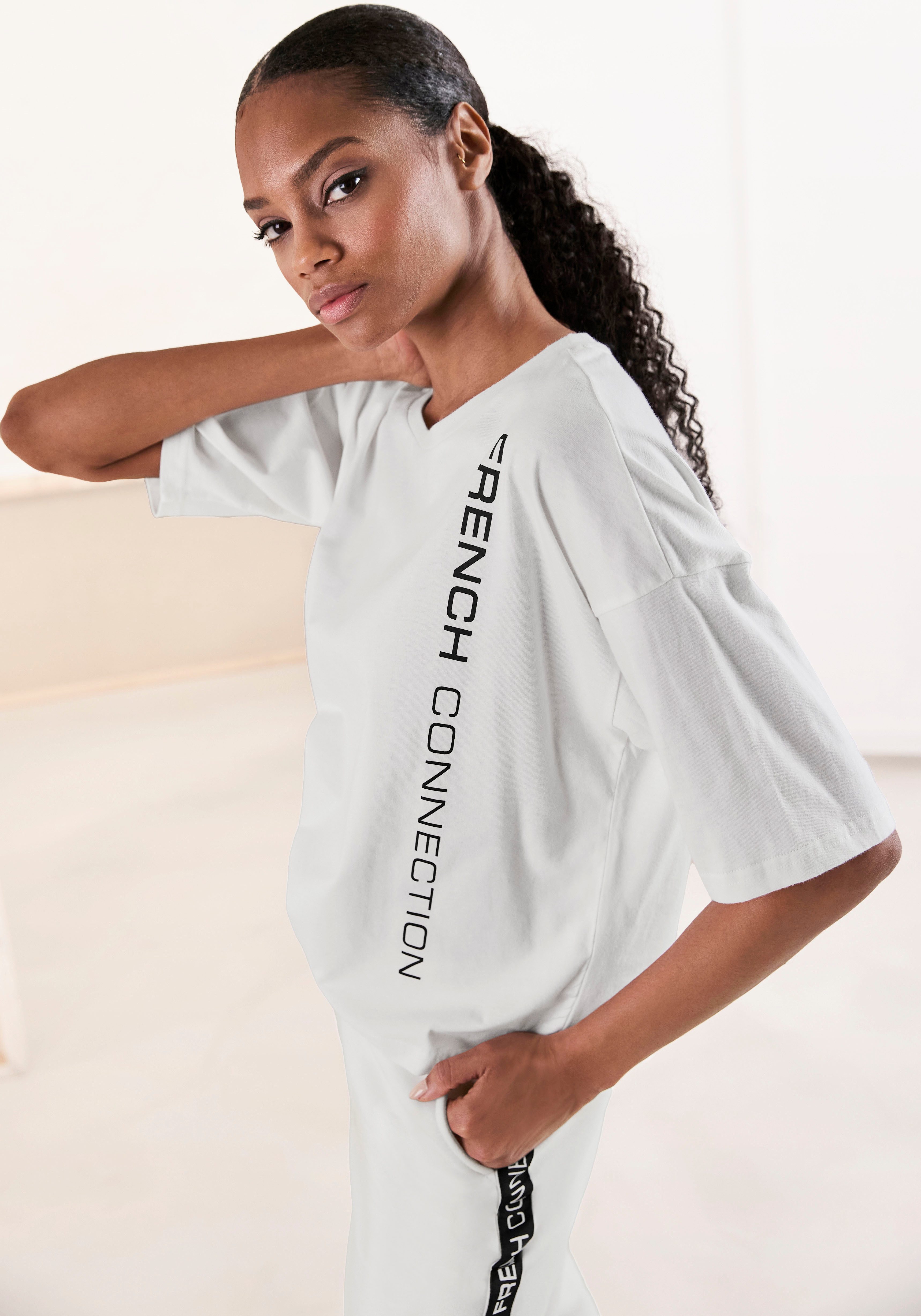 French Connection Sweatbroek met zij contraststrepen en logo-print
