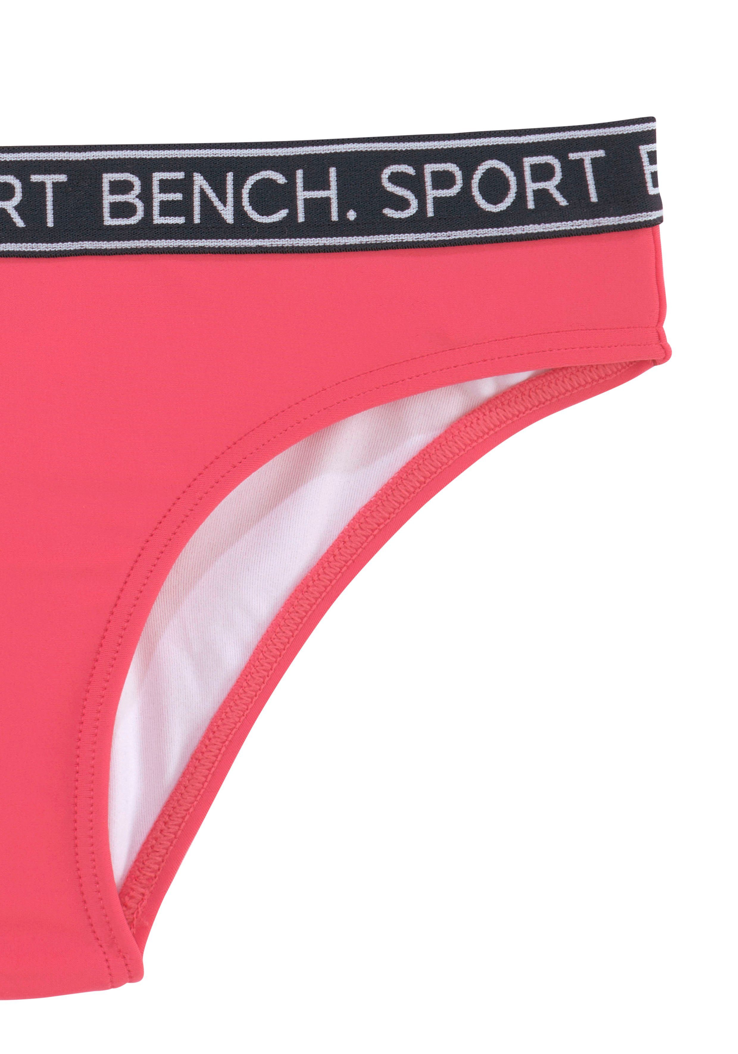 Bench. Triangelbikini Yva Kids in een sportief design en kleuren