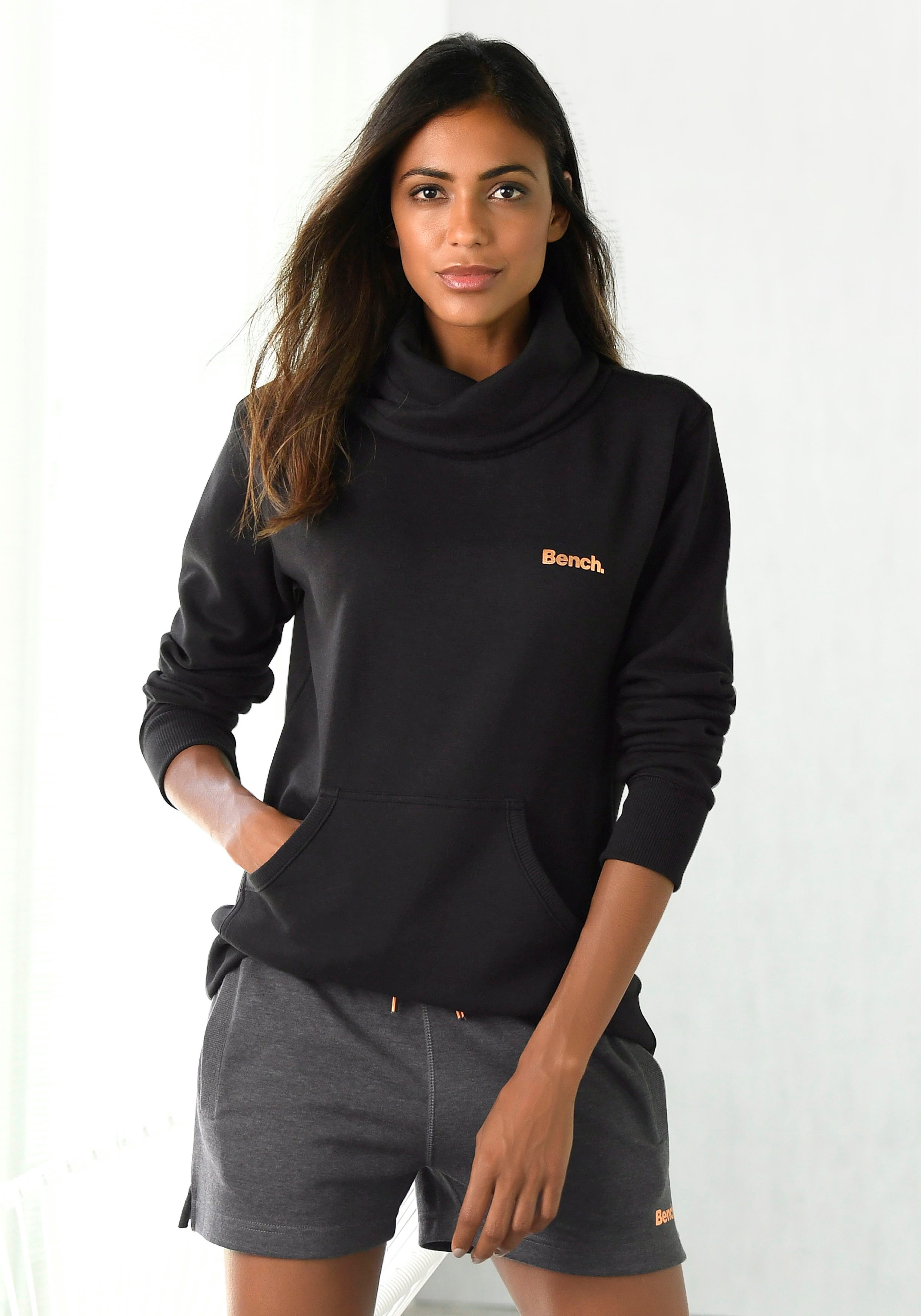 Bench. Loungewear Lang sweatshirt met staande kraag in laagjeslook en kangoeroezak, loungewear