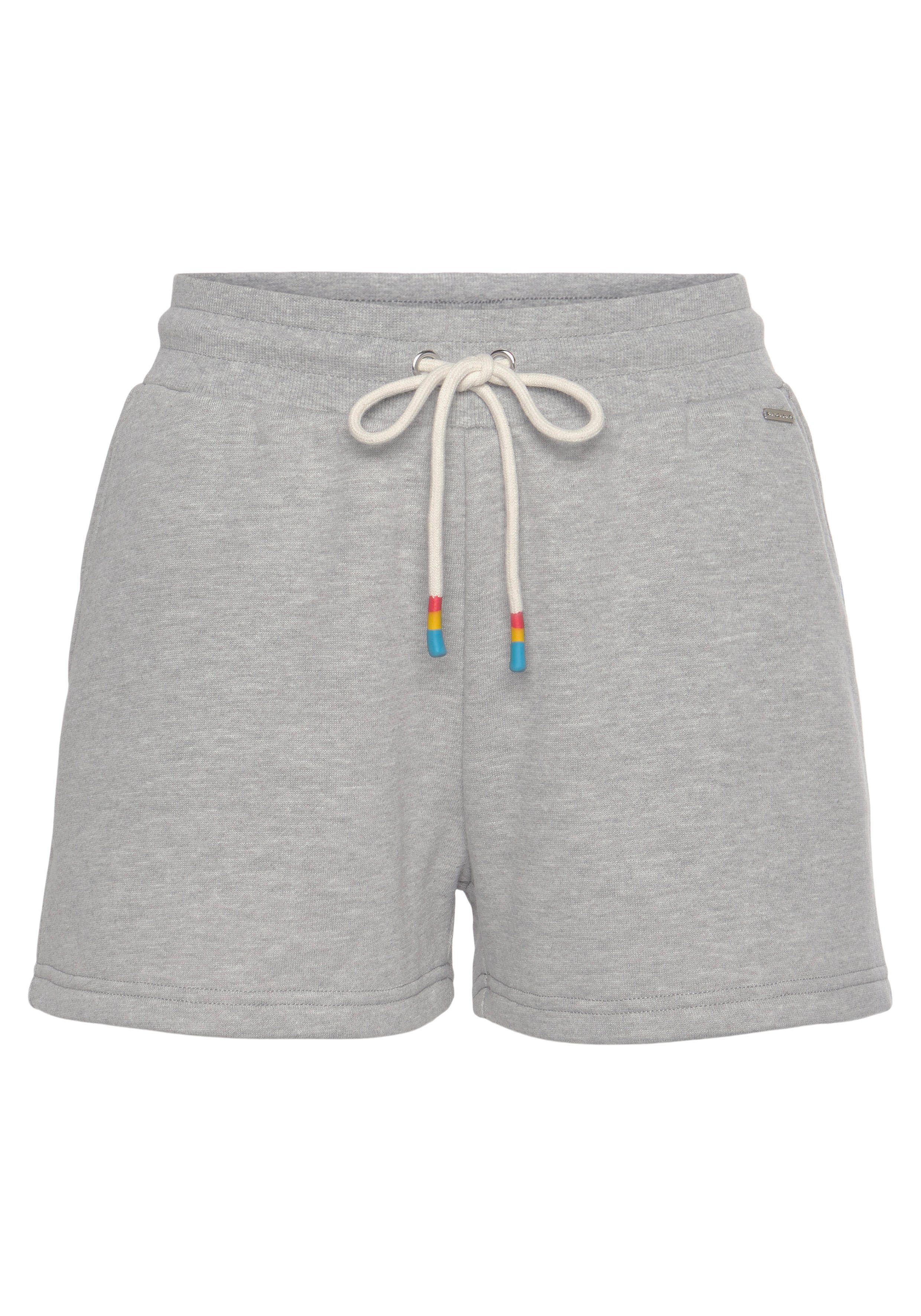 Lascana Relaxshorts Pride met regenboogmerk