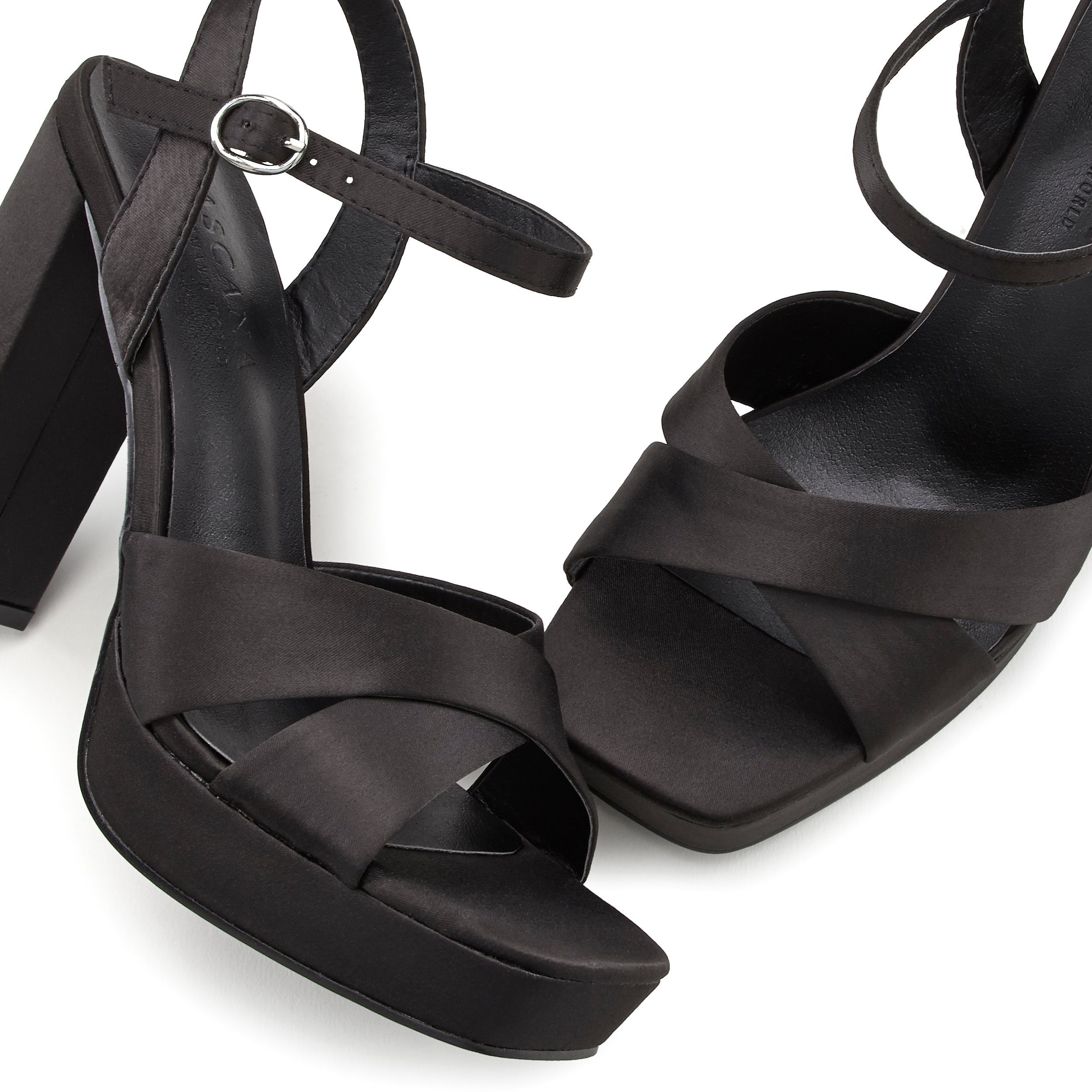 Lascana Sandalen High heel sandaal met plateau en blokhak in satijnlook VEGAN